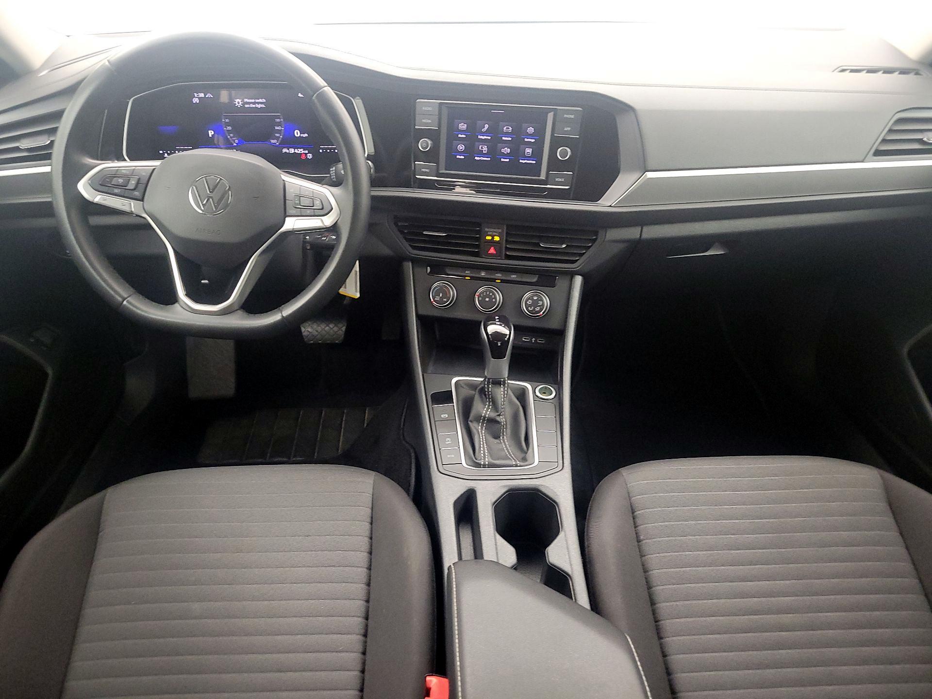 Thumbnail: 2024 Volkswagen Jetta - 9