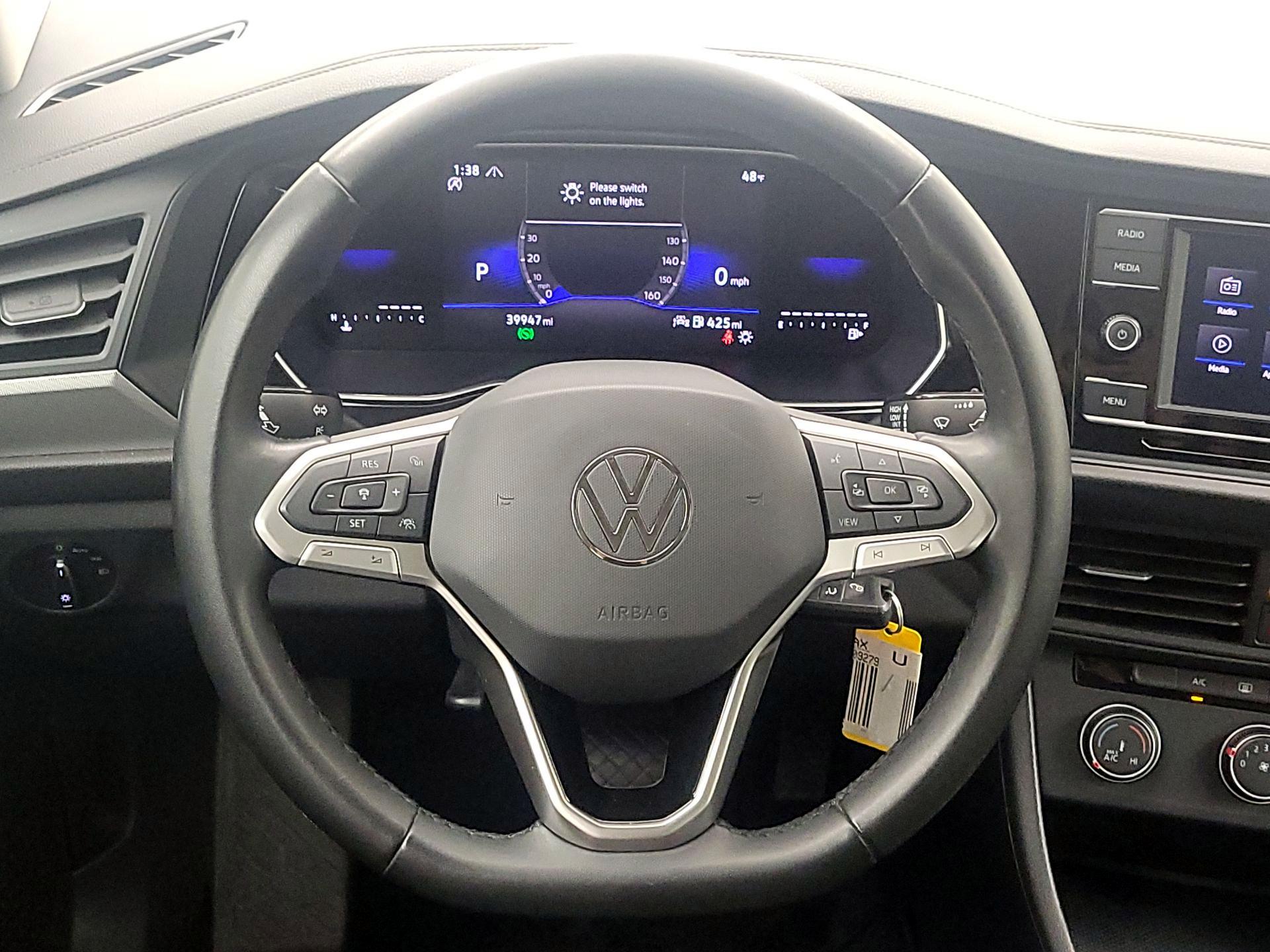 Thumbnail: 2024 Volkswagen Jetta - 10