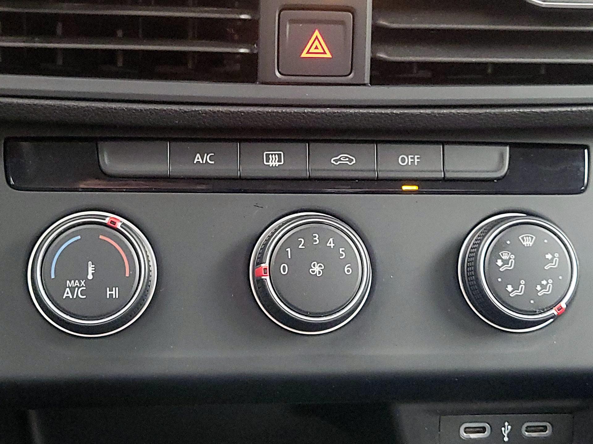 Thumbnail: 2024 Volkswagen Jetta - 16