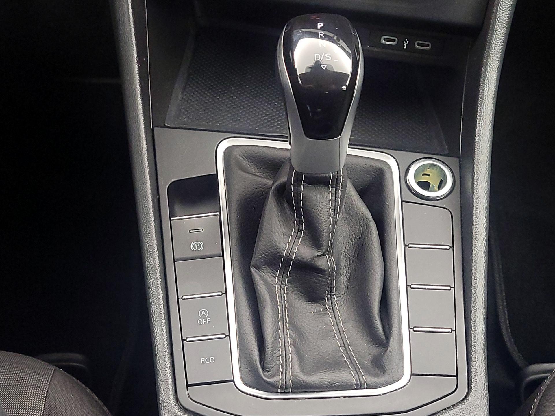 Thumbnail: 2024 Volkswagen Jetta - 17