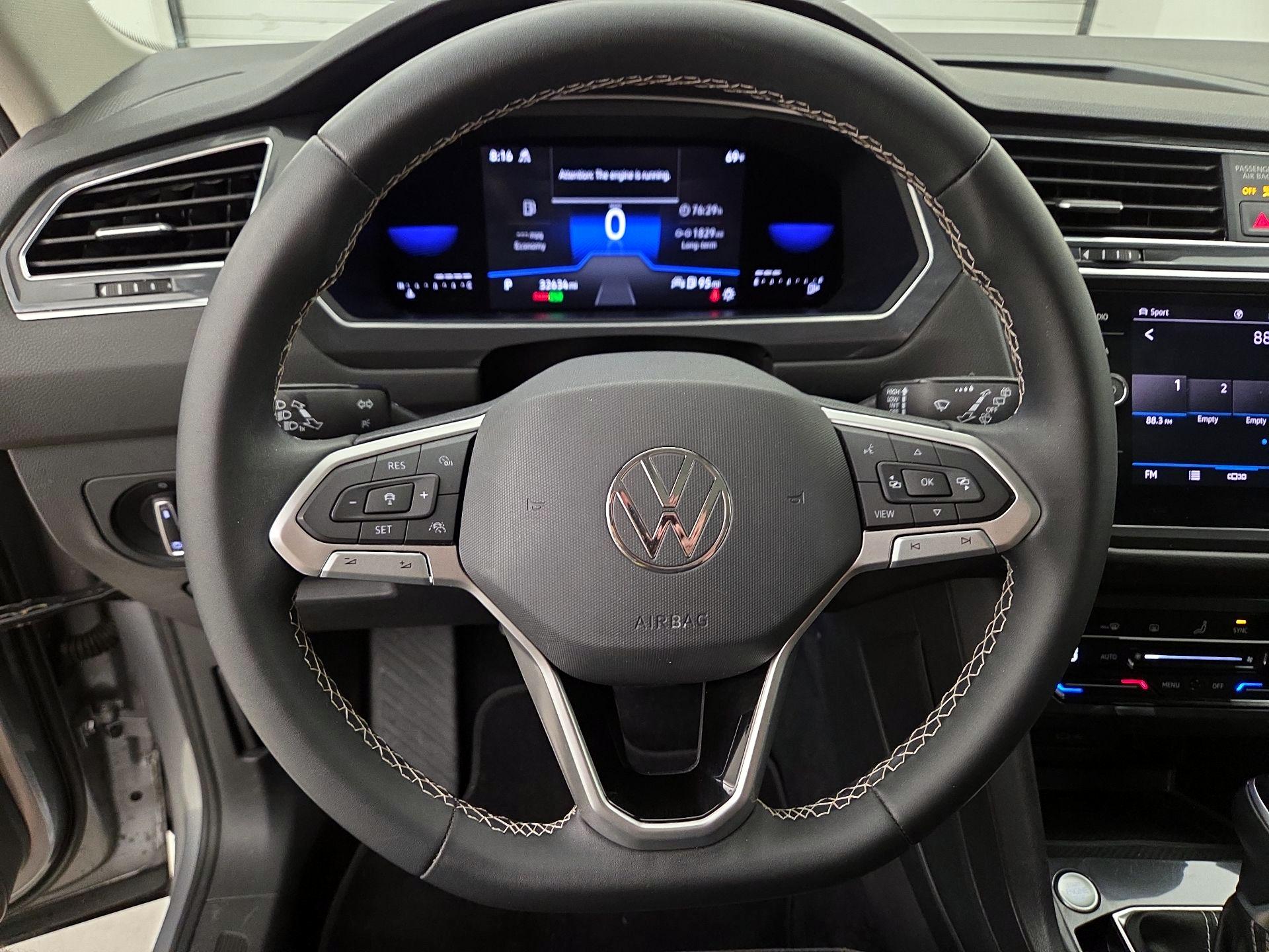 Thumbnail: 2023 Volkswagen Tiguan - 10