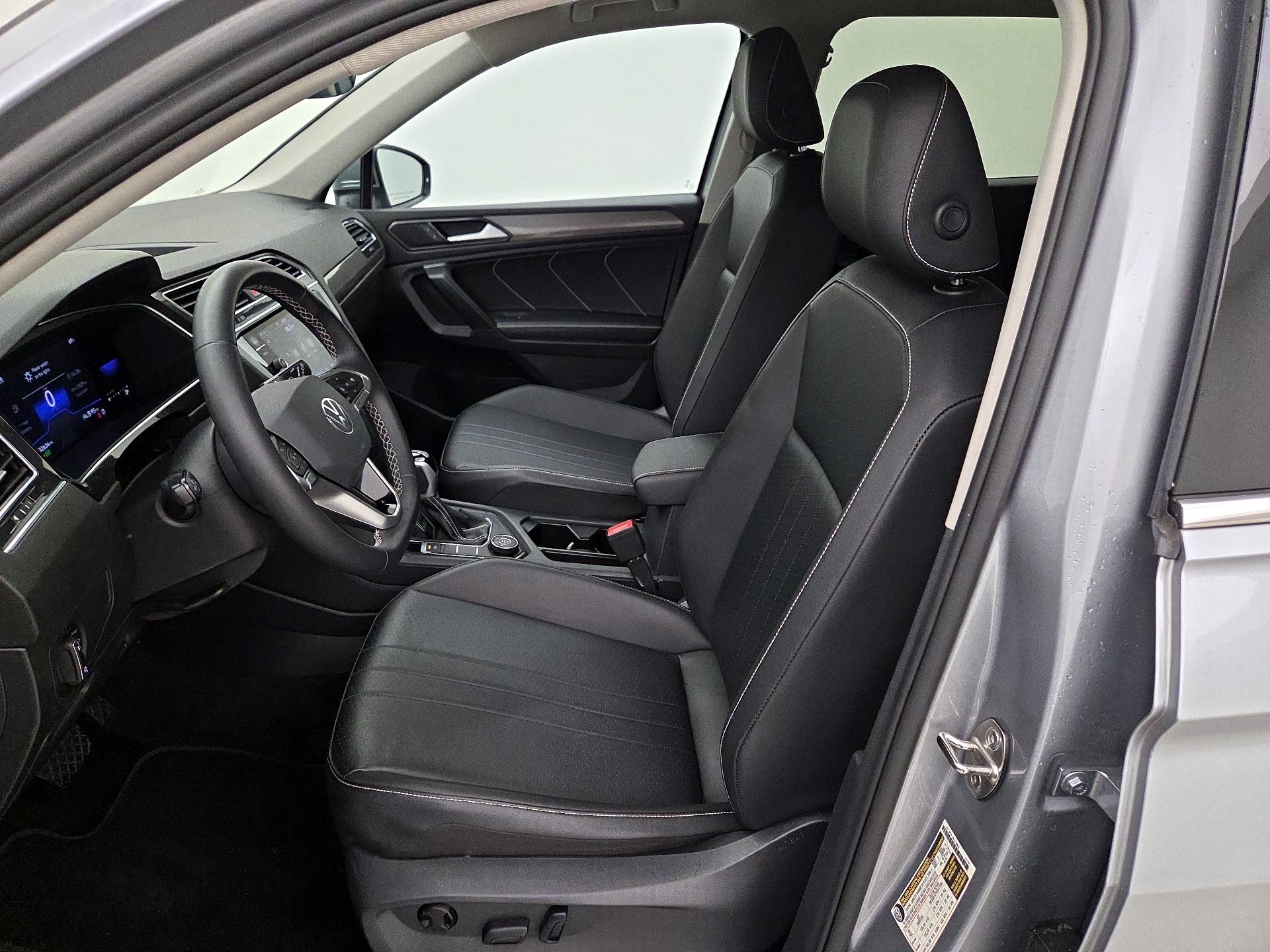 Thumbnail: 2023 Volkswagen Tiguan - 11