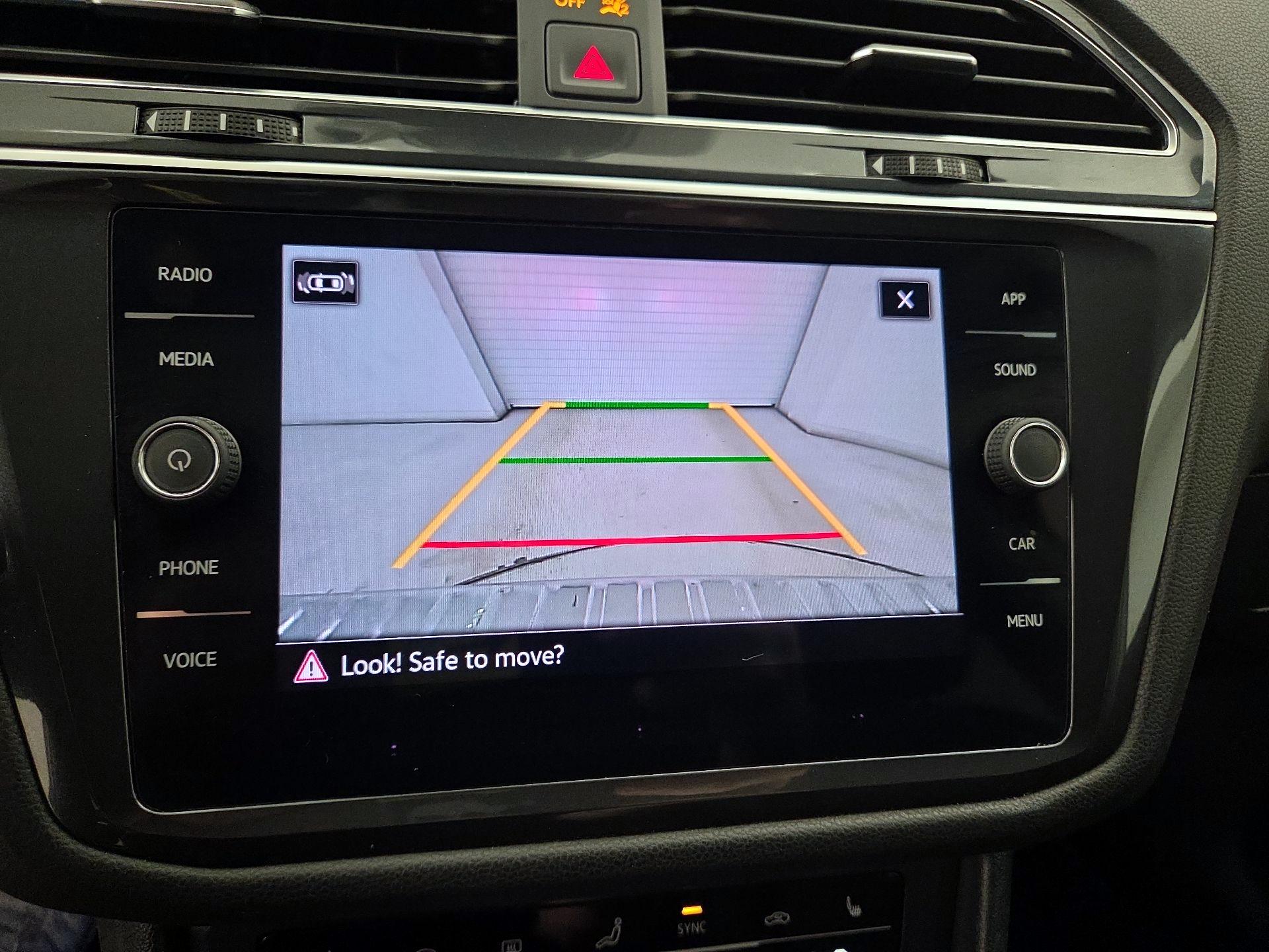 Thumbnail: 2023 Volkswagen Tiguan - 13