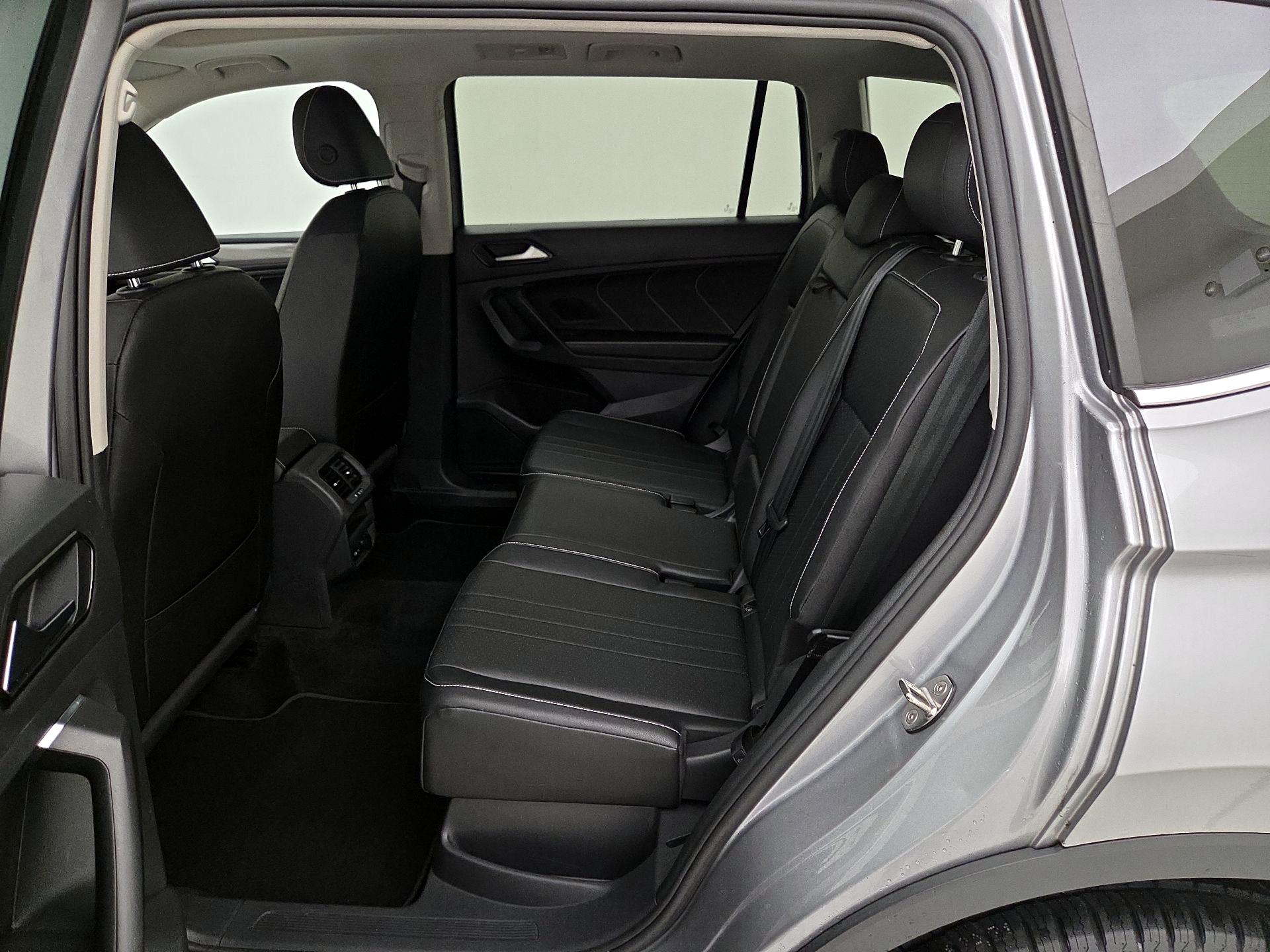 Thumbnail: 2023 Volkswagen Tiguan - 18