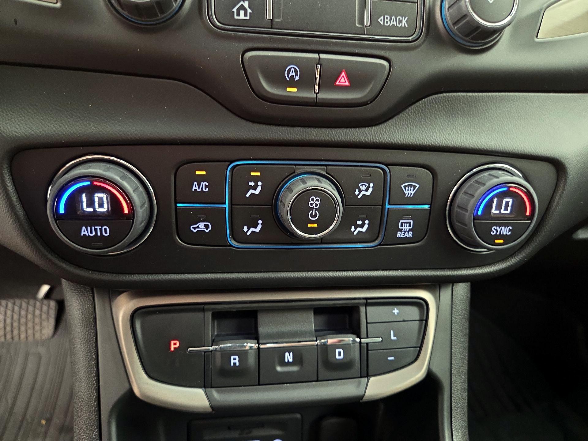 Thumbnail: 2022 GMC Terrain - 17