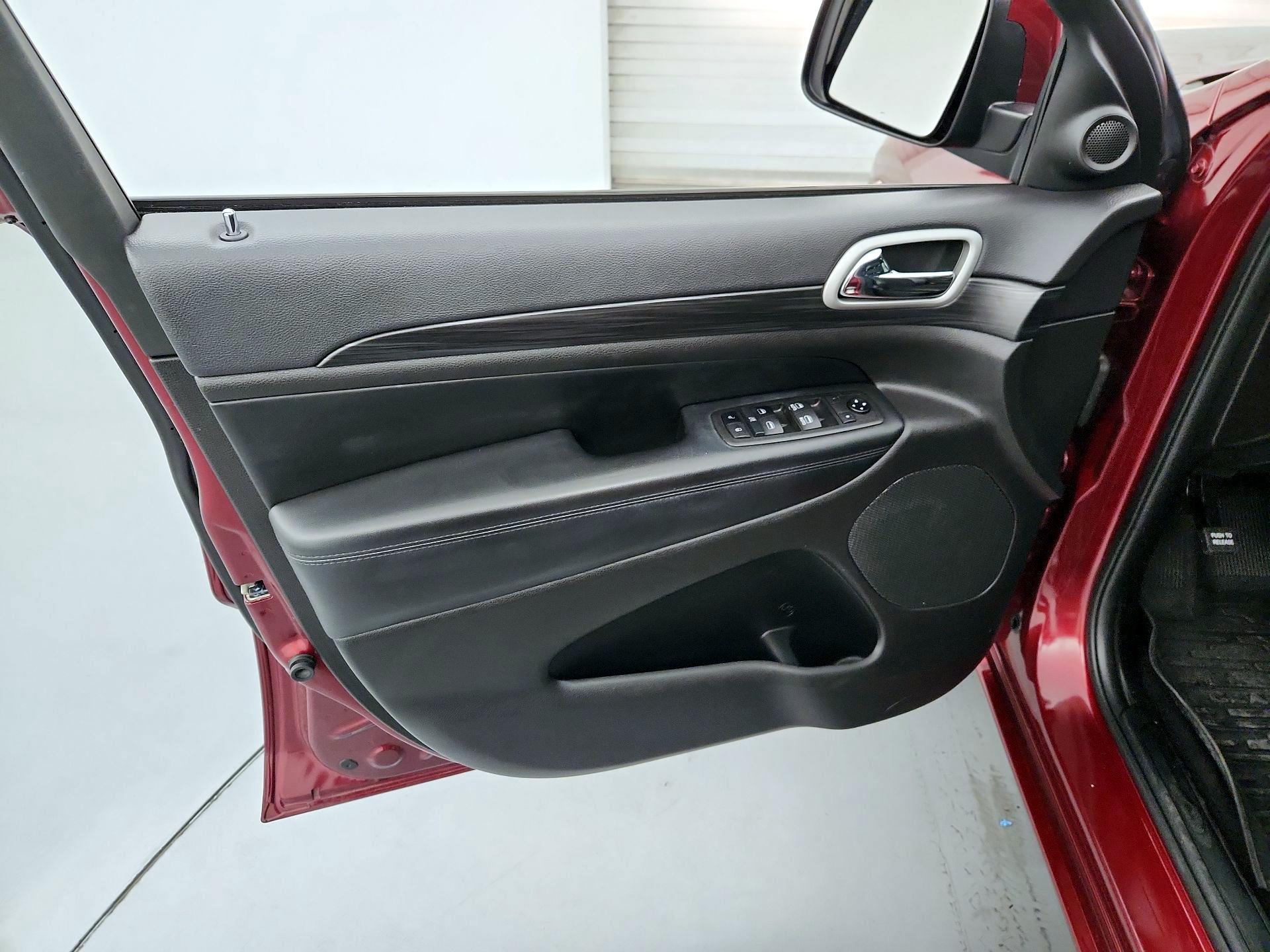 Thumbnail: 2021 Jeep Grand Cherokee - 12