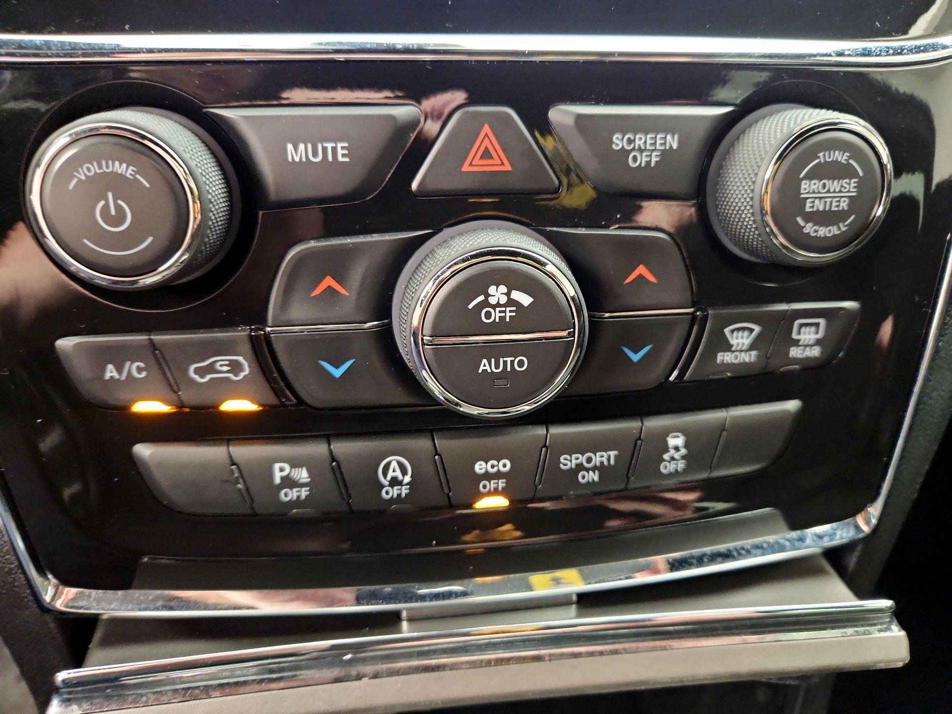 Thumbnail: 2021 Jeep Grand Cherokee - 17