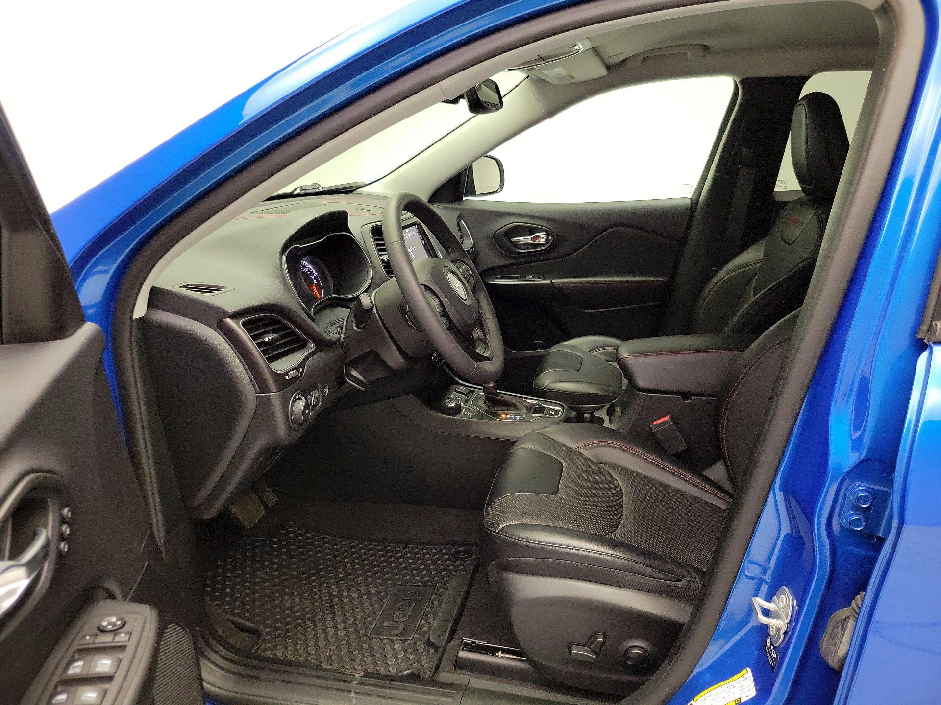 Thumbnail: 2022 Jeep Cherokee - 11