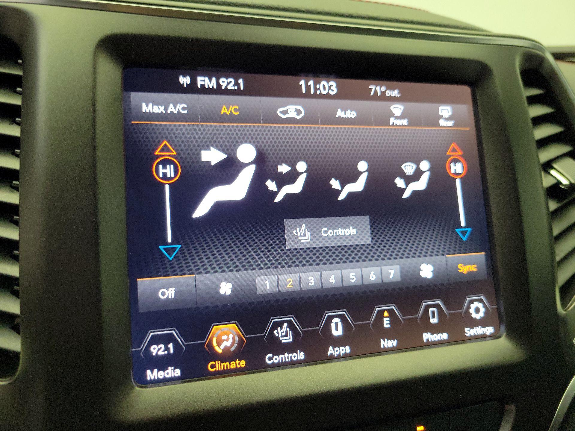 Thumbnail: 2022 Jeep Cherokee - 15