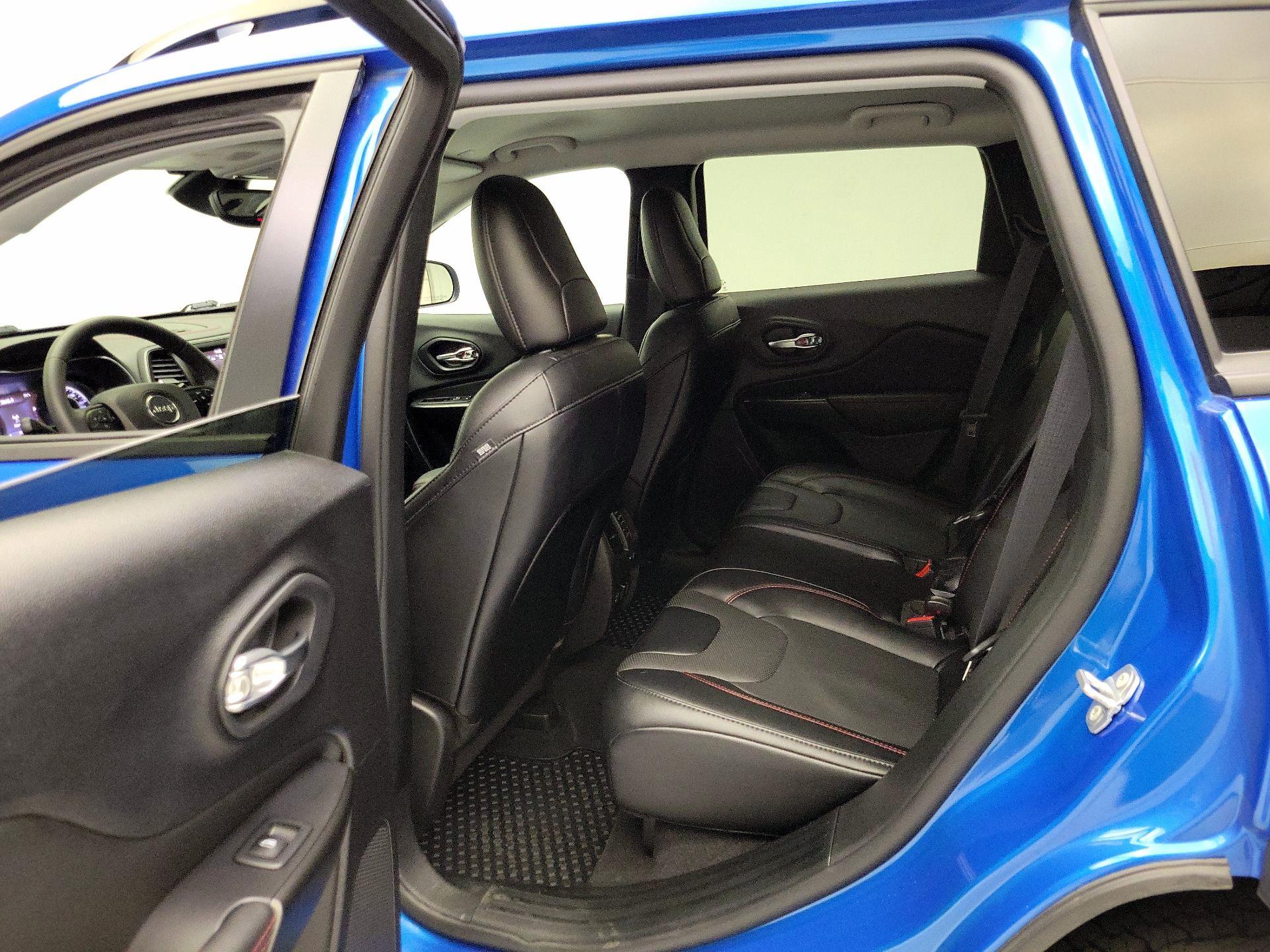 Thumbnail: 2022 Jeep Cherokee - 18