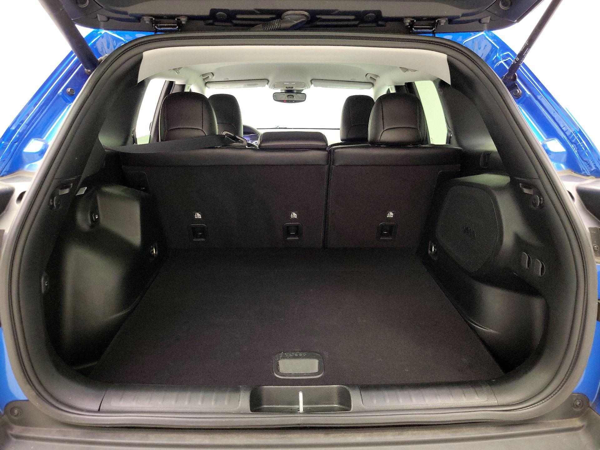 Thumbnail: 2022 Jeep Cherokee - 19