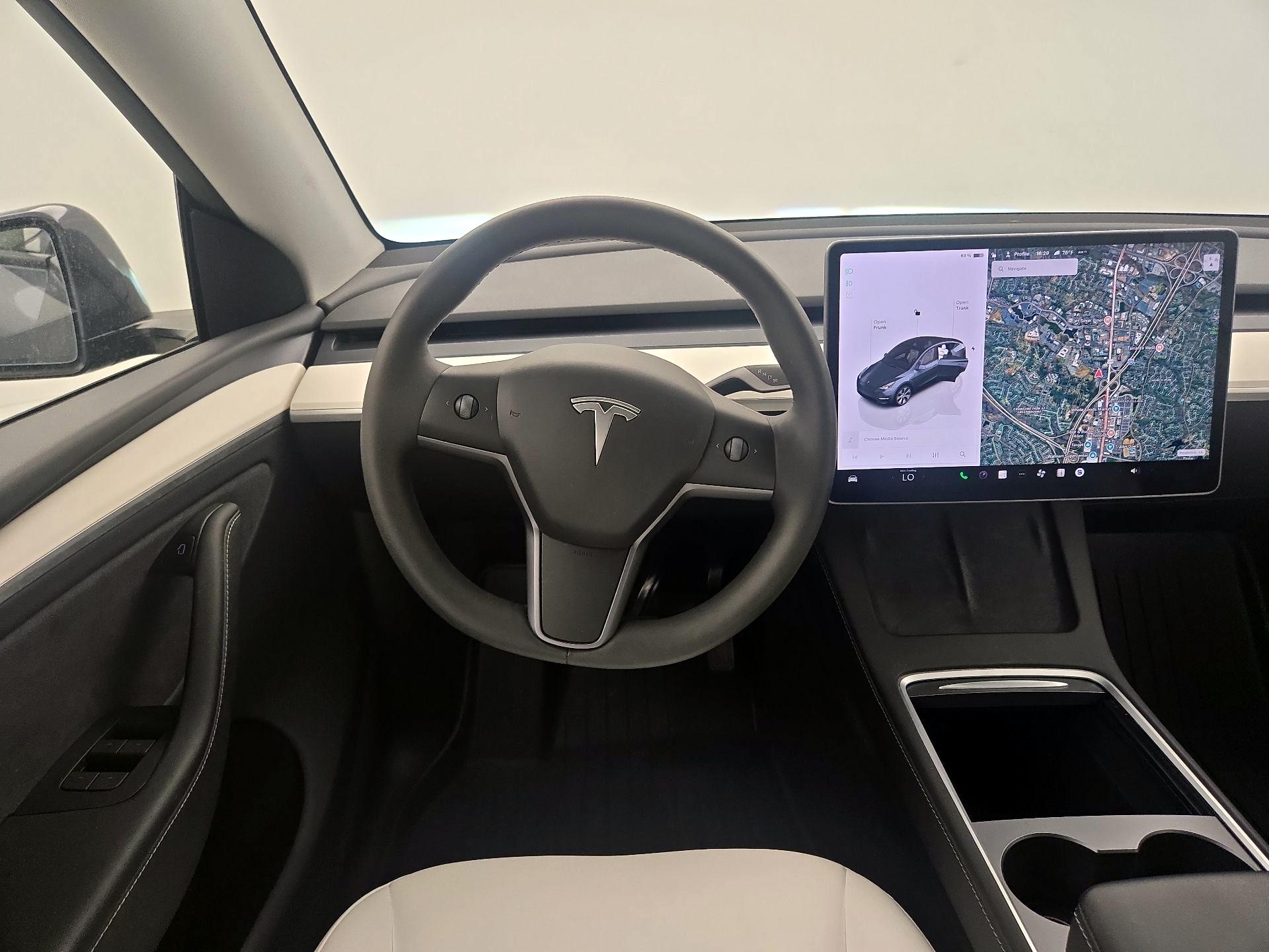Thumbnail: 2023 Tesla Model Y - 10