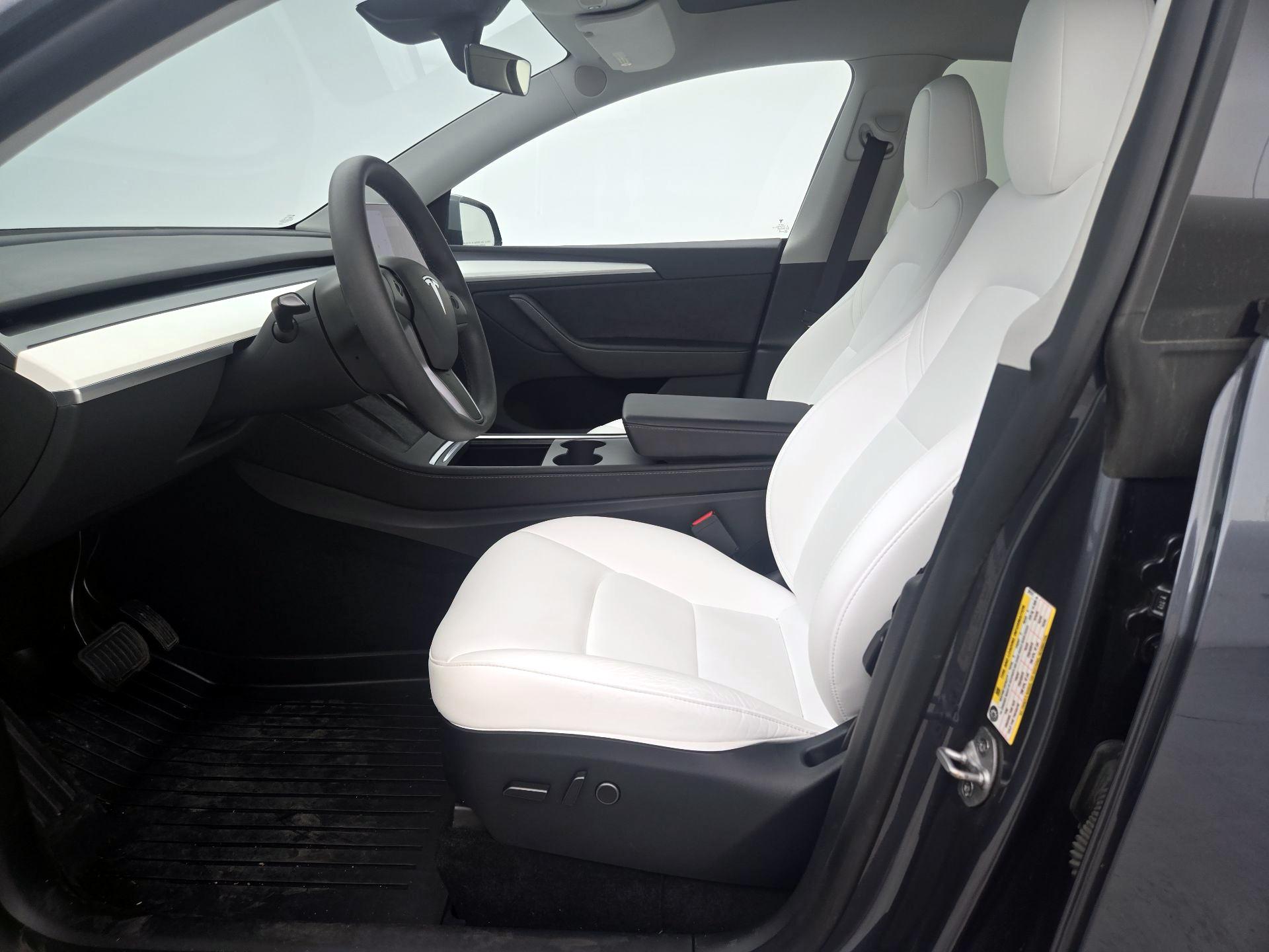 Thumbnail: 2023 Tesla Model Y - 11