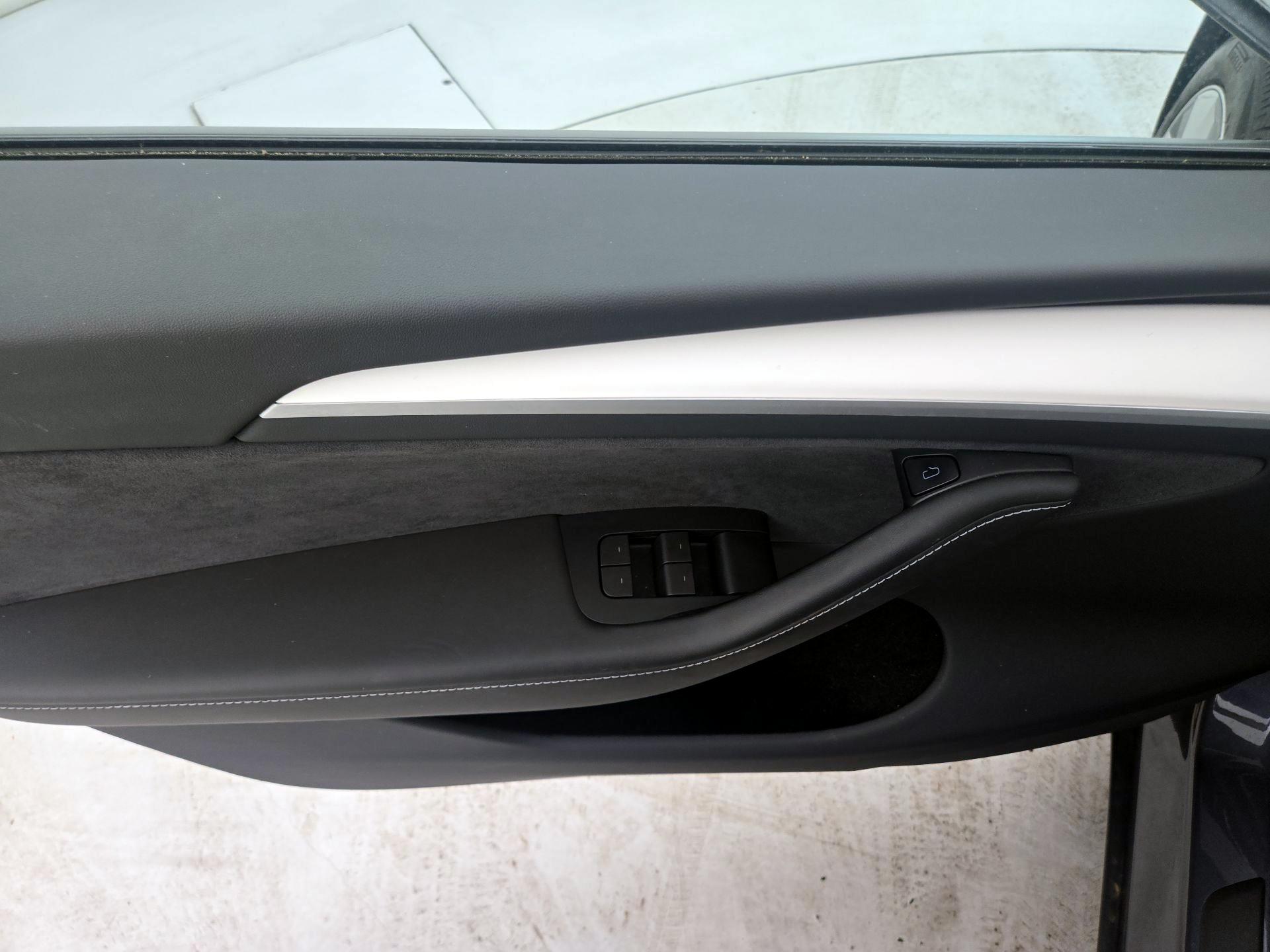 Thumbnail: 2023 Tesla Model Y - 12