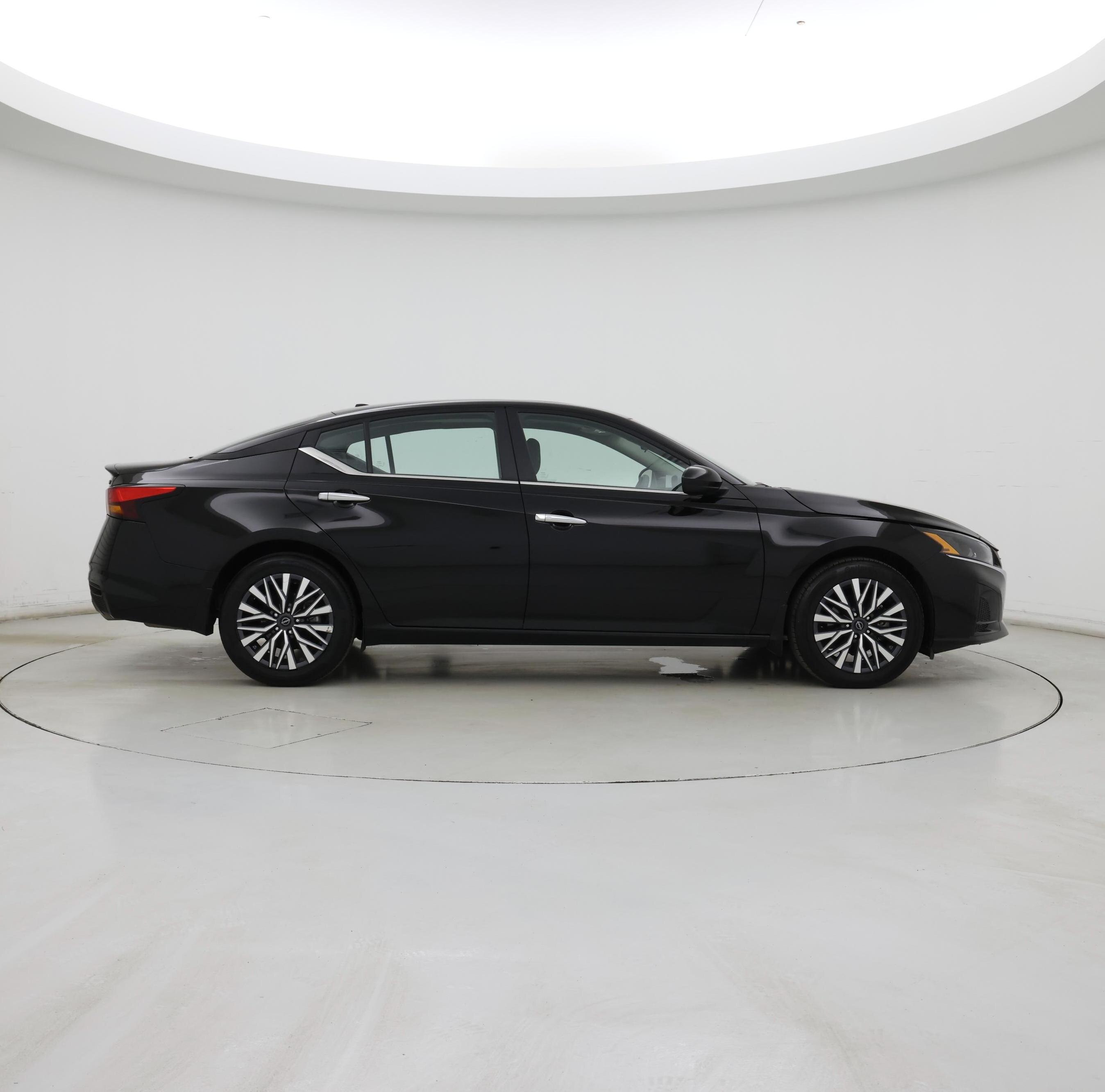 Thumbnail: 2023 Nissan Altima - 7