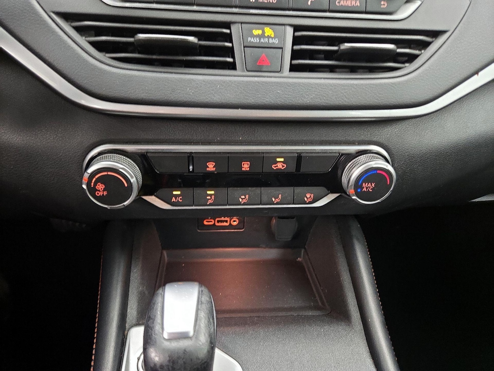 2022 Nissan Altima SR - Photo 17
