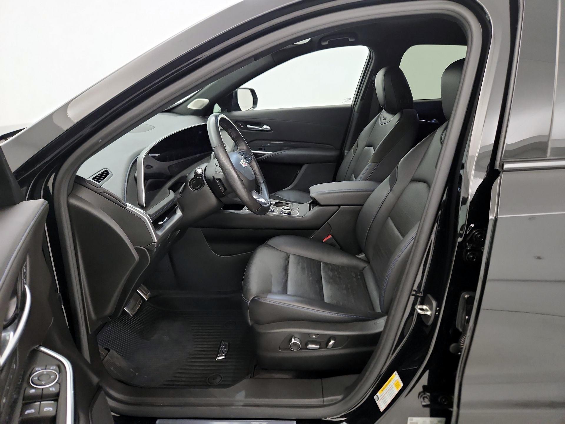 Thumbnail: 2024 Cadillac XT4 - 11