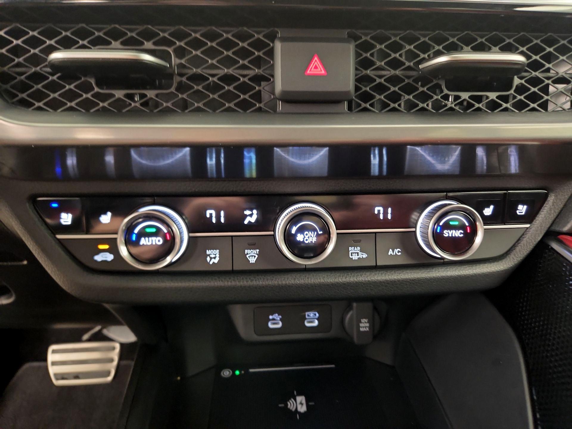 Thumbnail: 2025 Acura ADX - 16