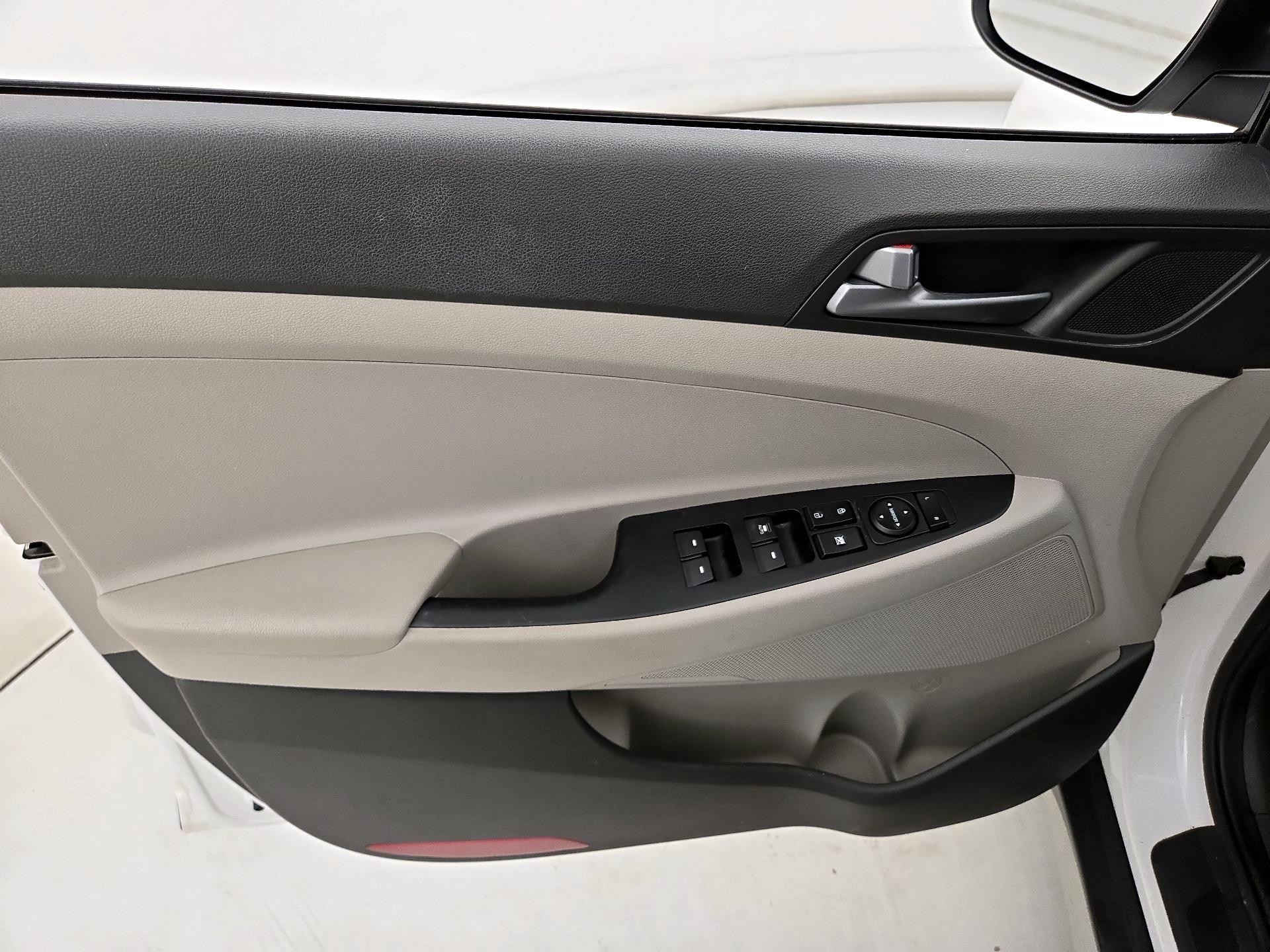 Thumbnail: 2017 Hyundai Tucson - 12