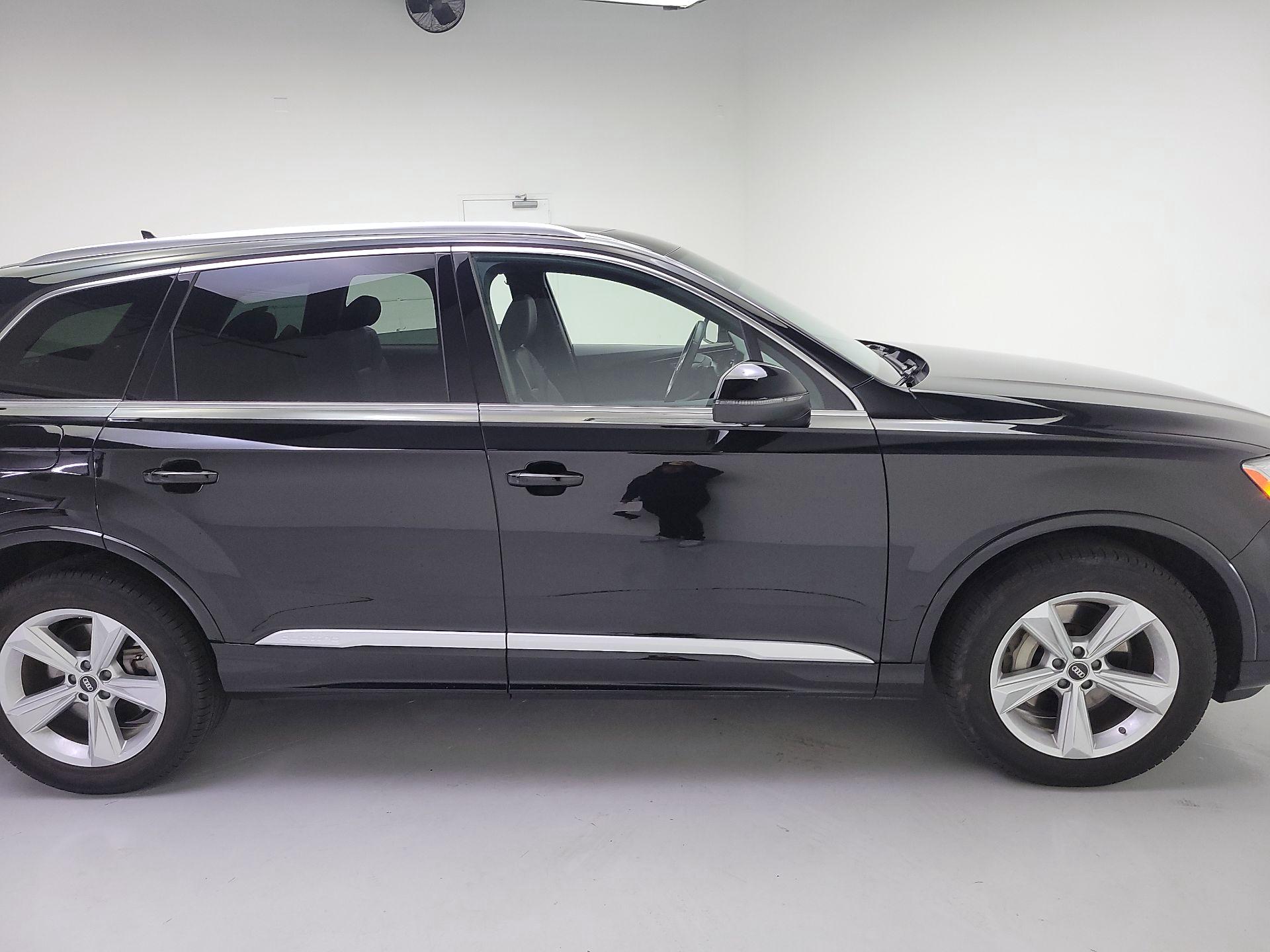 Thumbnail: 2023 Audi Q7 - 4