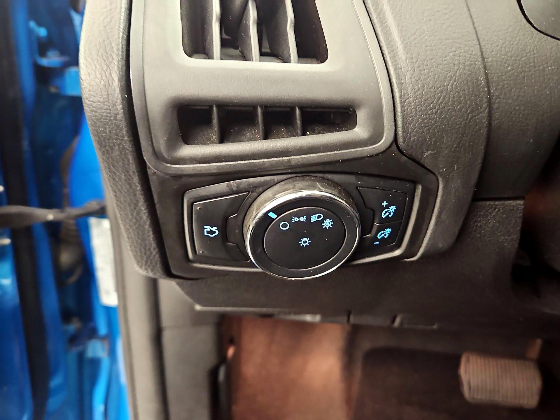 Thumbnail: 2014 Ford Focus - 13