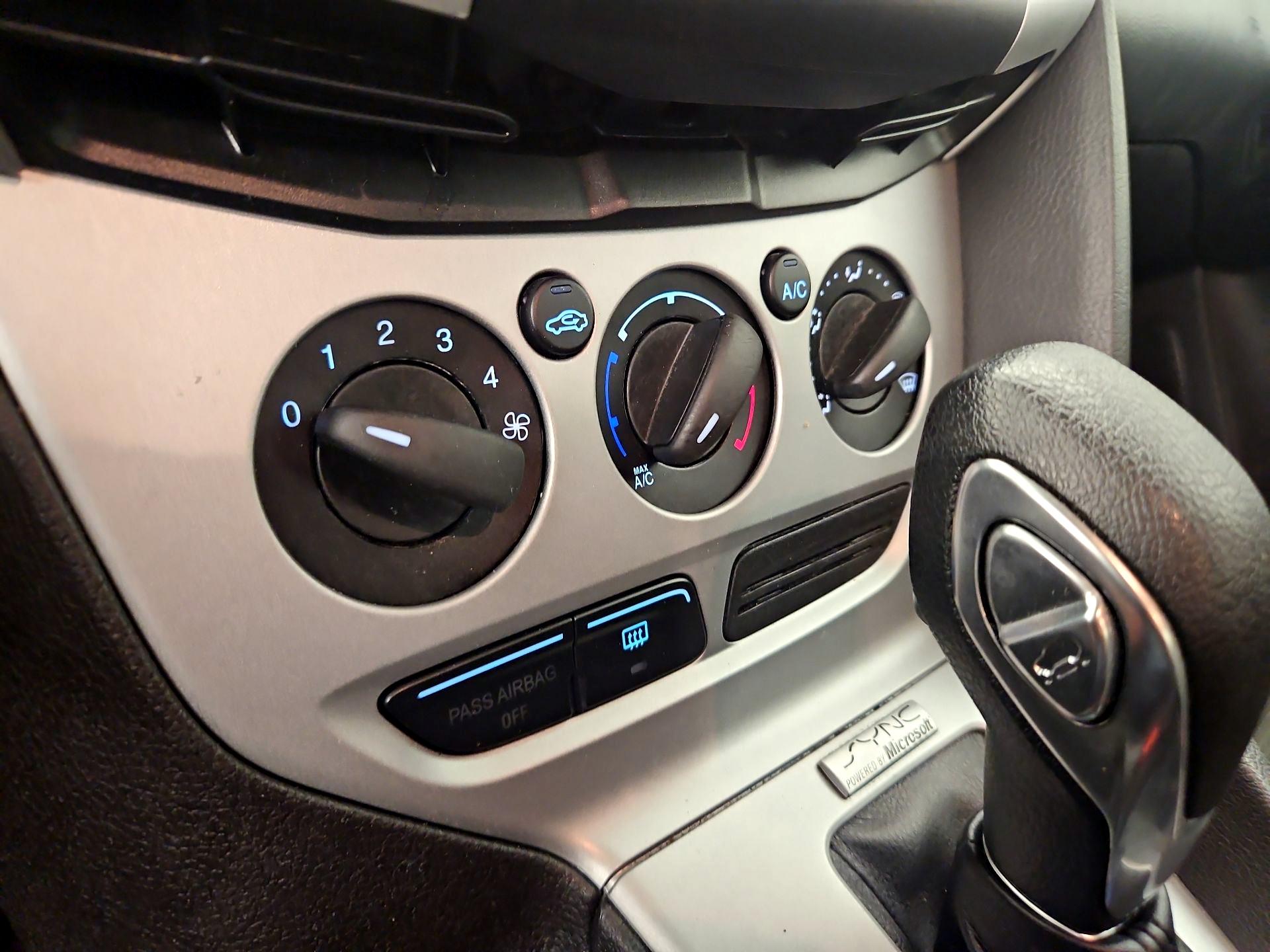 Thumbnail: 2014 Ford Focus - 15