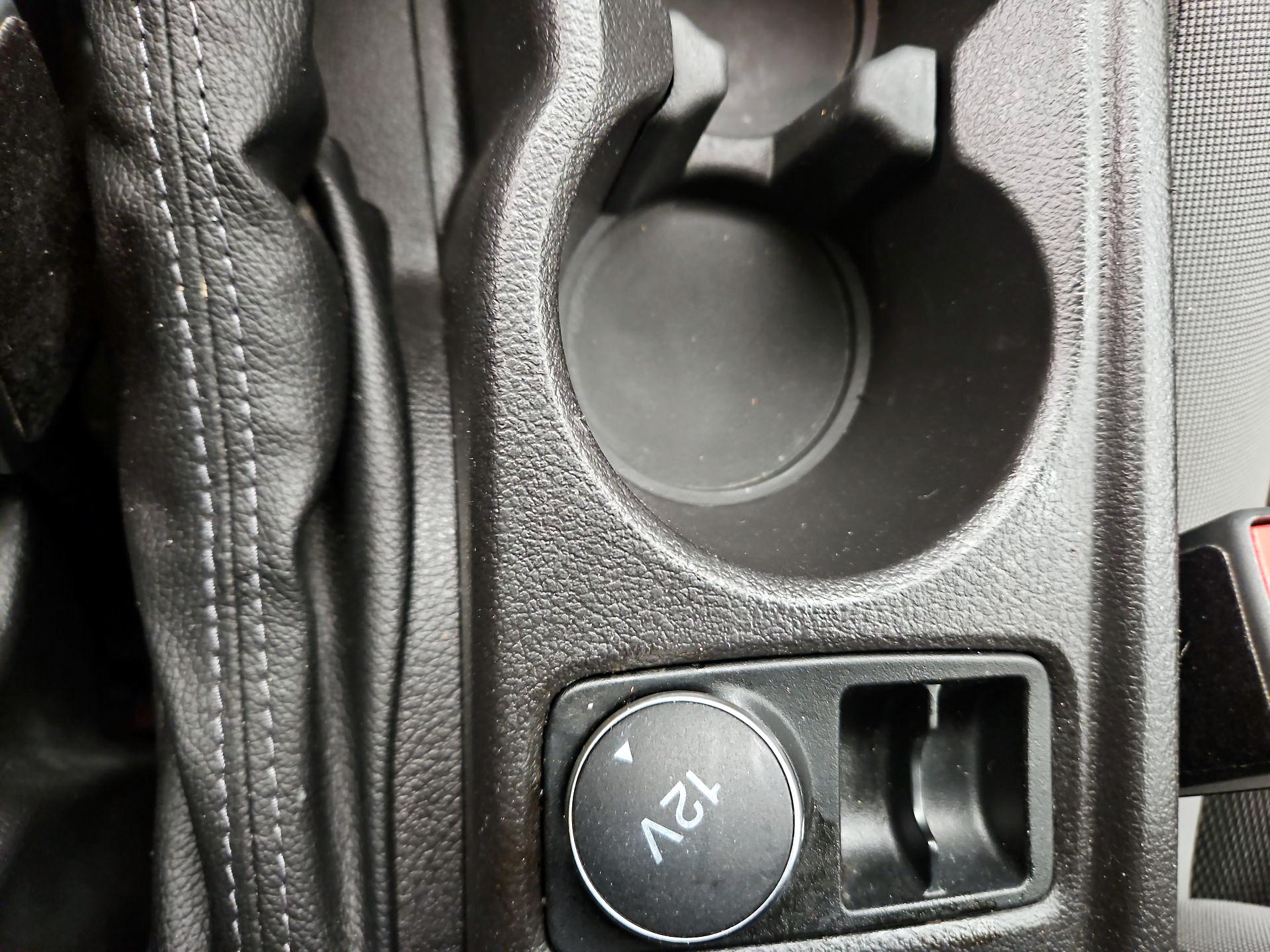 Thumbnail: 2014 Ford Focus - 17