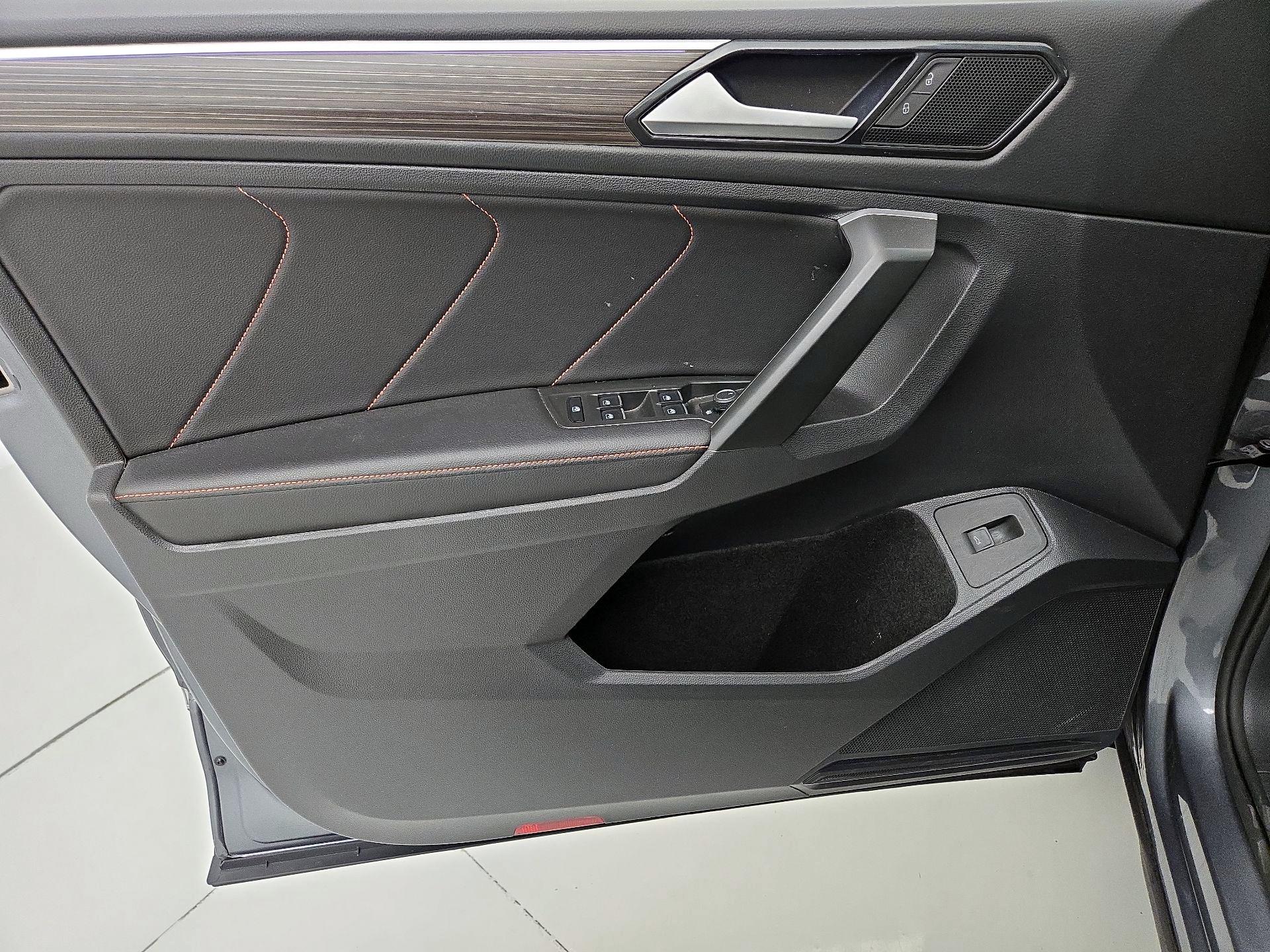 Thumbnail: 2024 Volkswagen Tiguan - 12