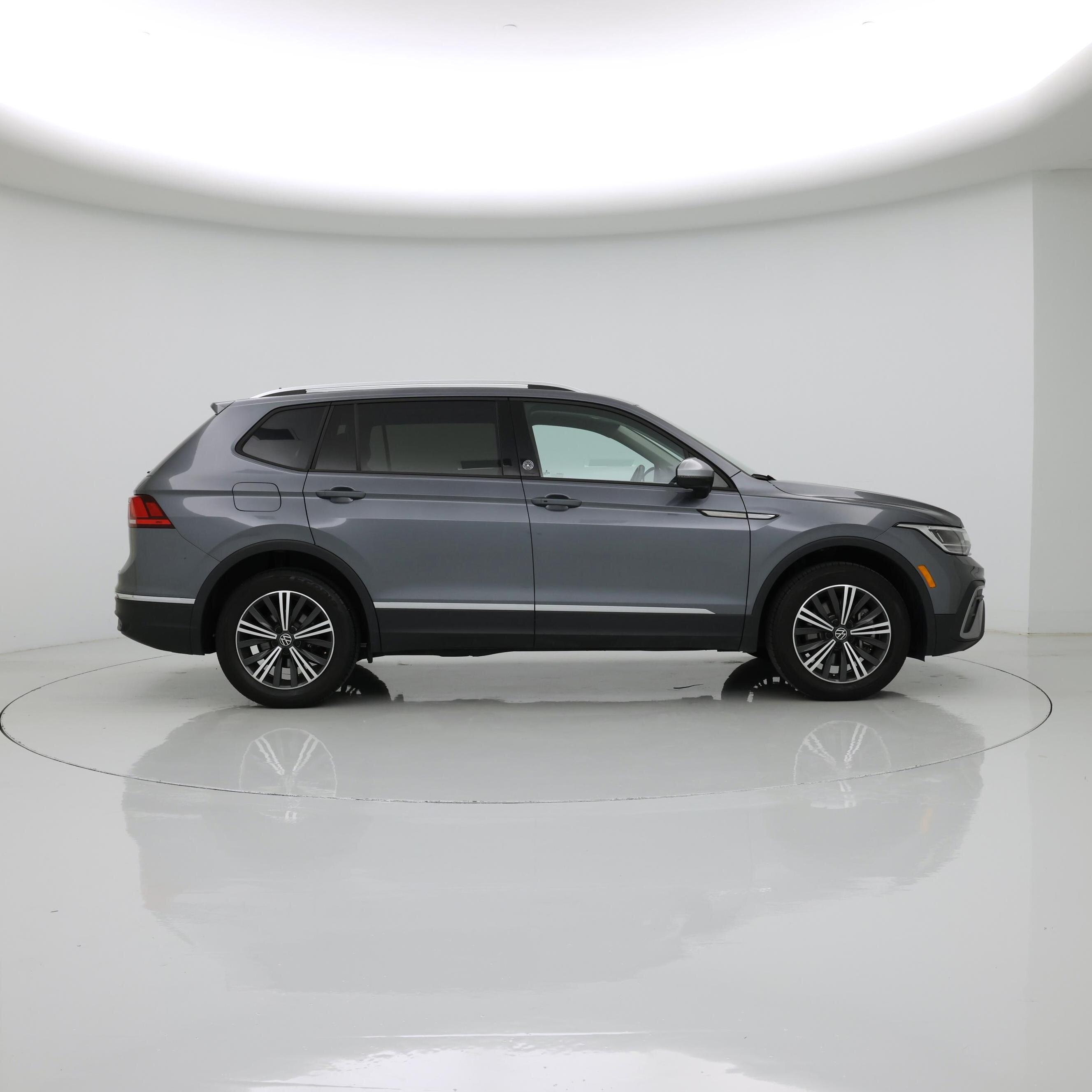 Thumbnail: 2024 Volkswagen Tiguan - 7