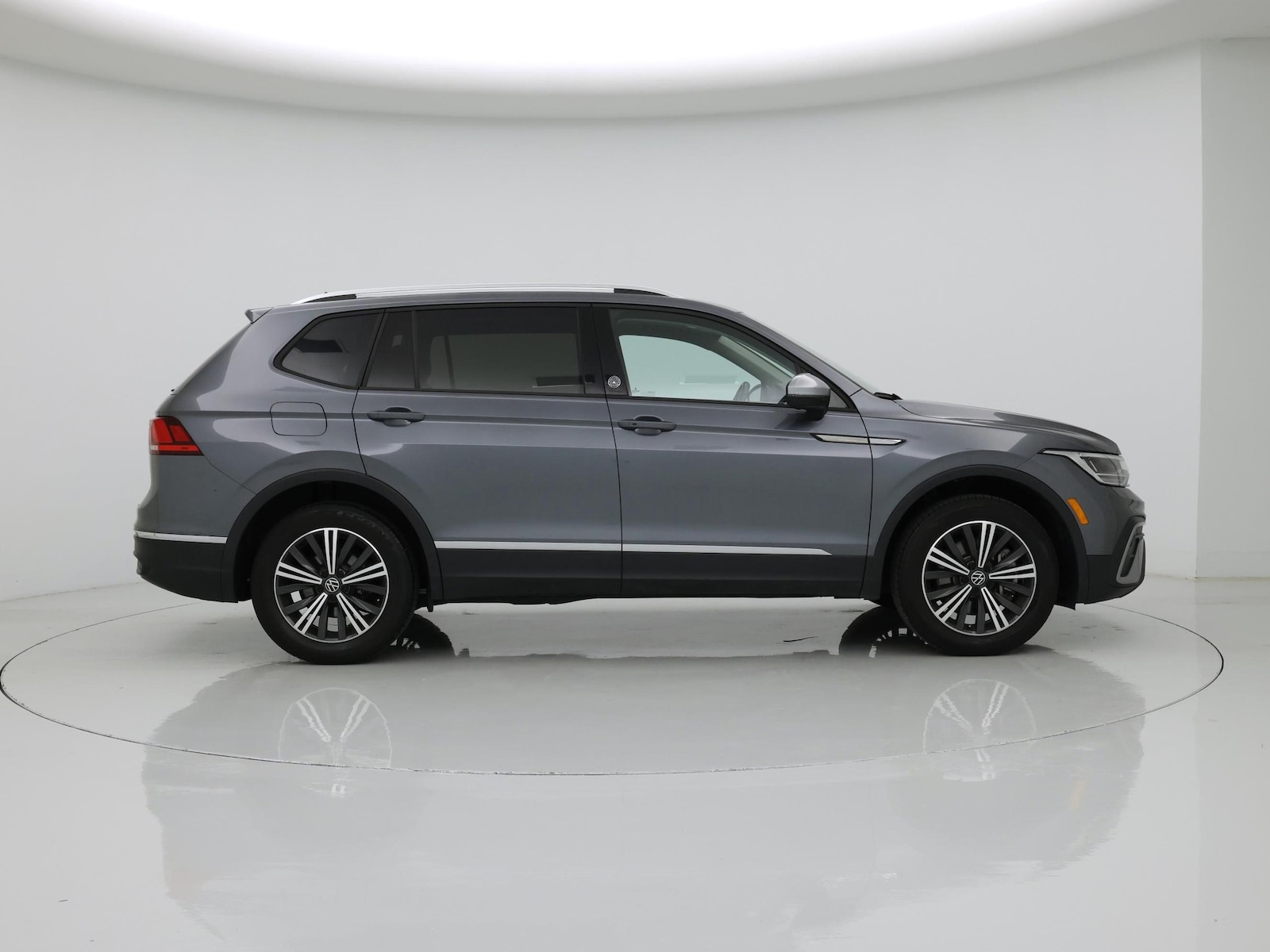 2024 Volkswagen Tiguan Wolfsburg Edition - Photo 8
