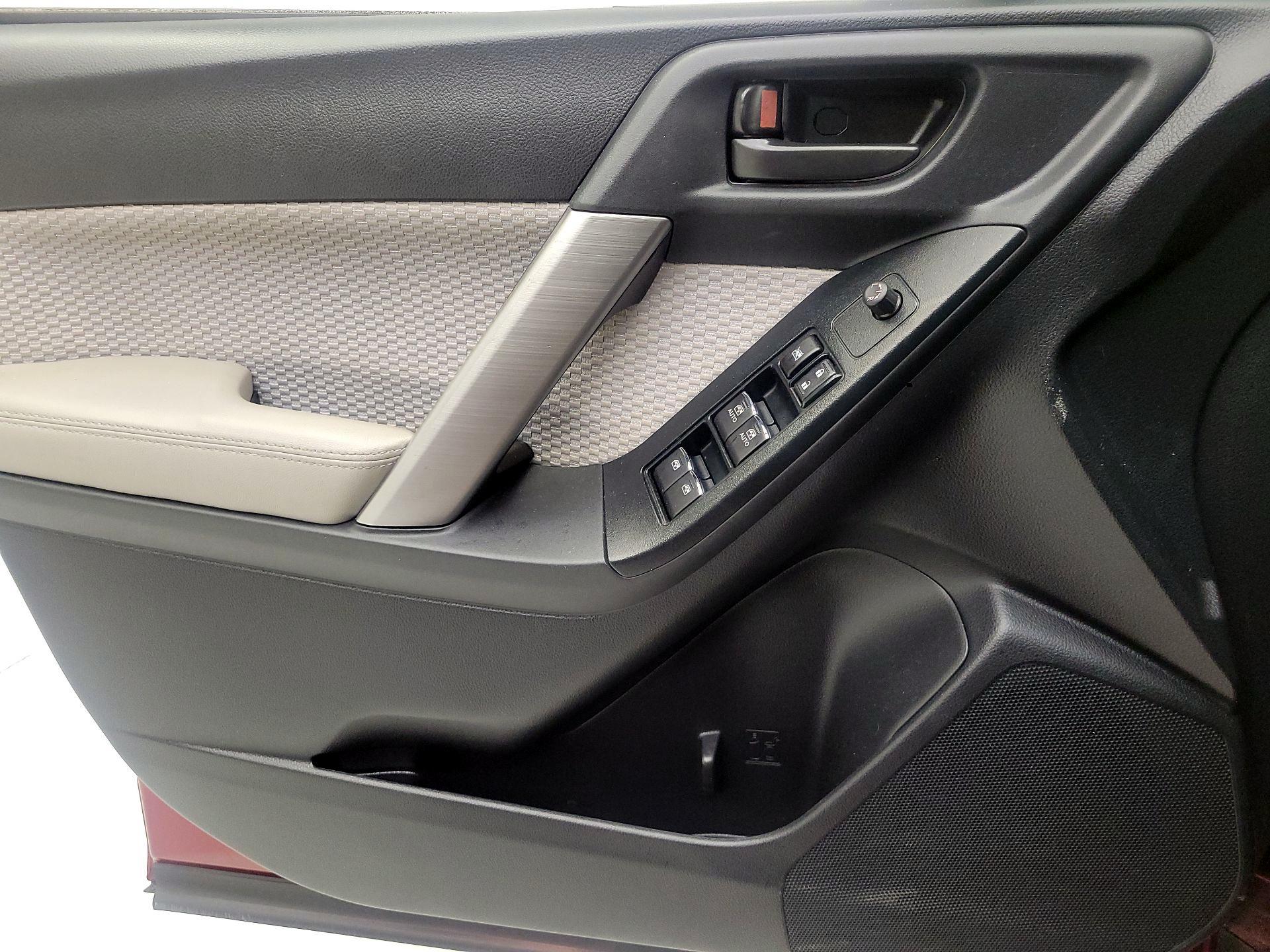 Thumbnail: 2017 Subaru Forester - 10