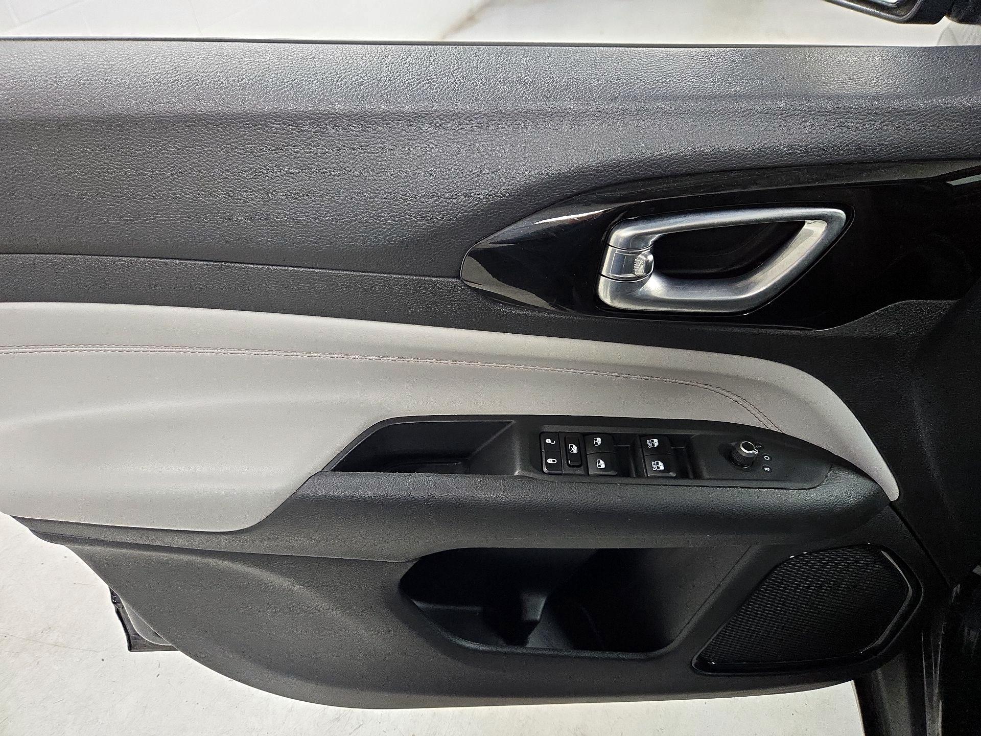 Thumbnail: 2023 Jeep Compass - 12