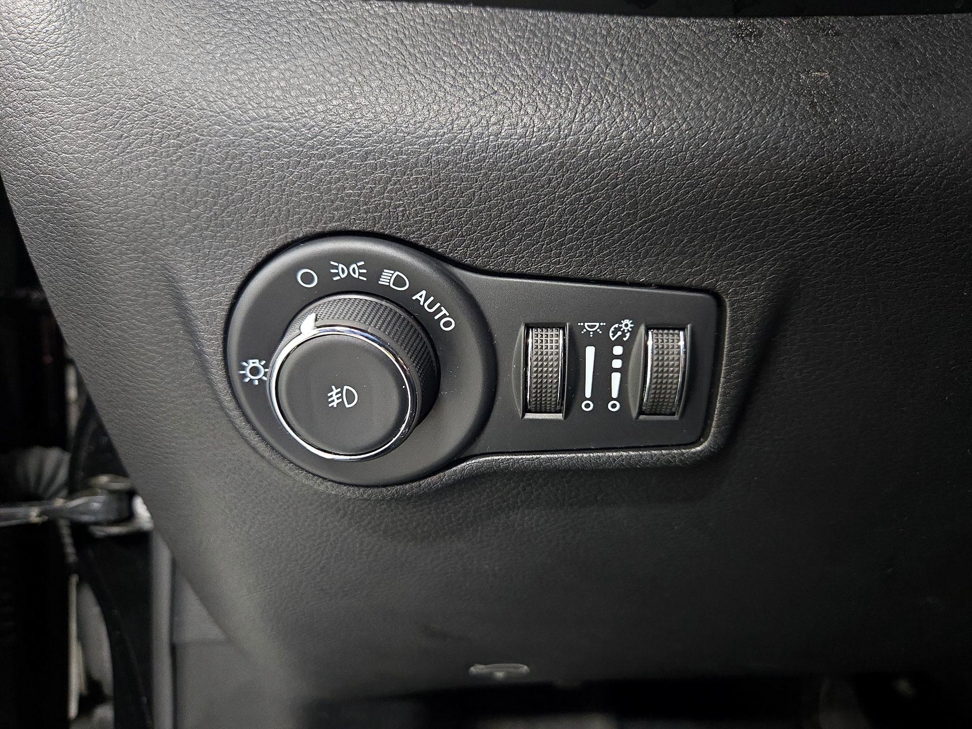 Thumbnail: 2023 Jeep Compass - 13