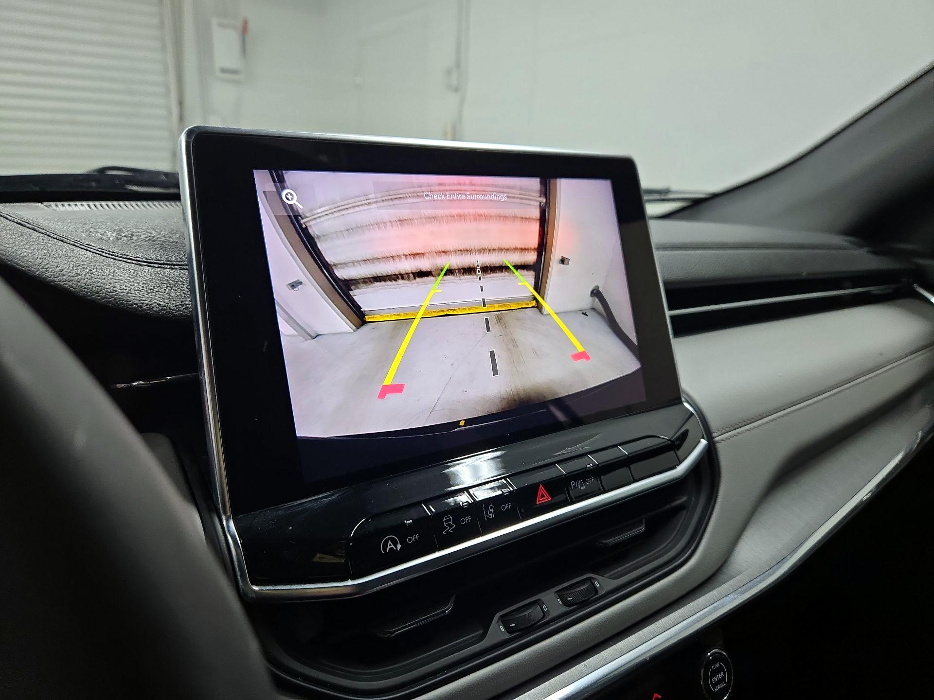 Thumbnail: 2023 Jeep Compass - 14