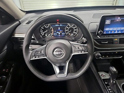 Steering Wheel & Instrument Cluster (On)