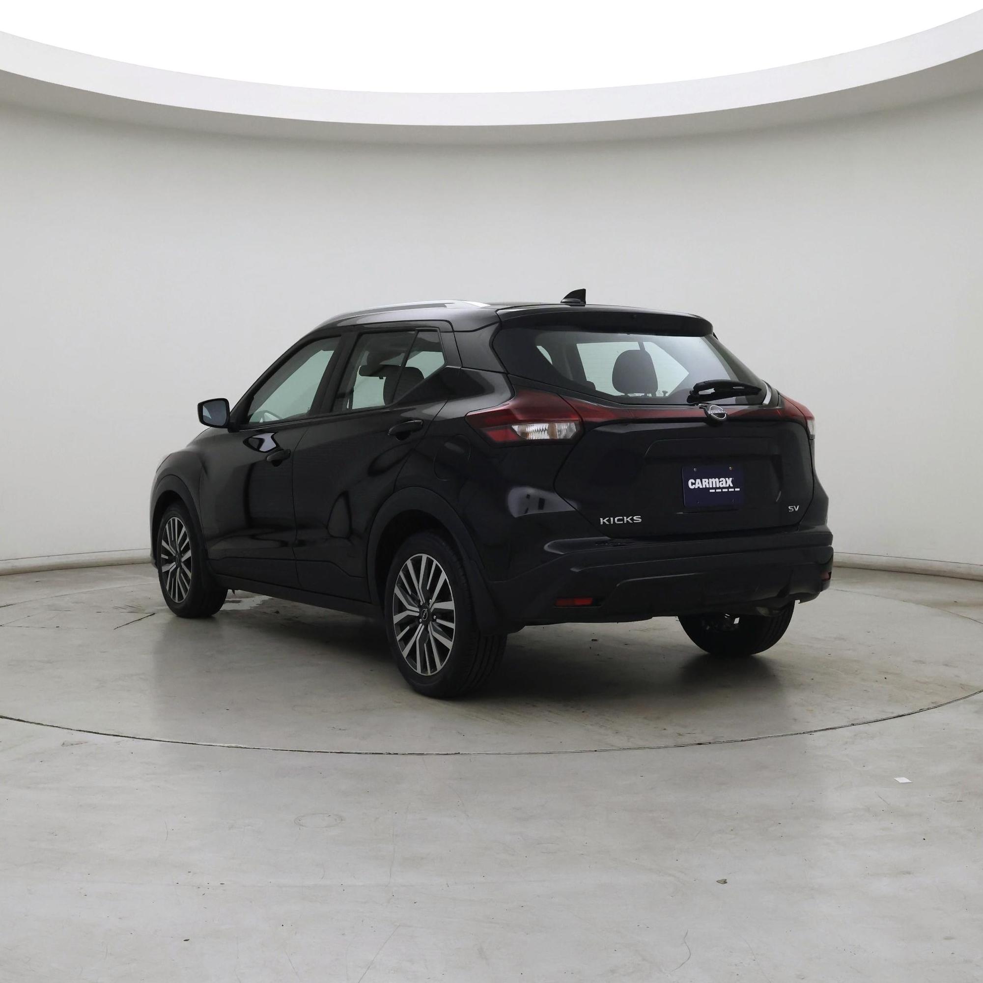 Thumbnail: 2023 Nissan Kicks - 2