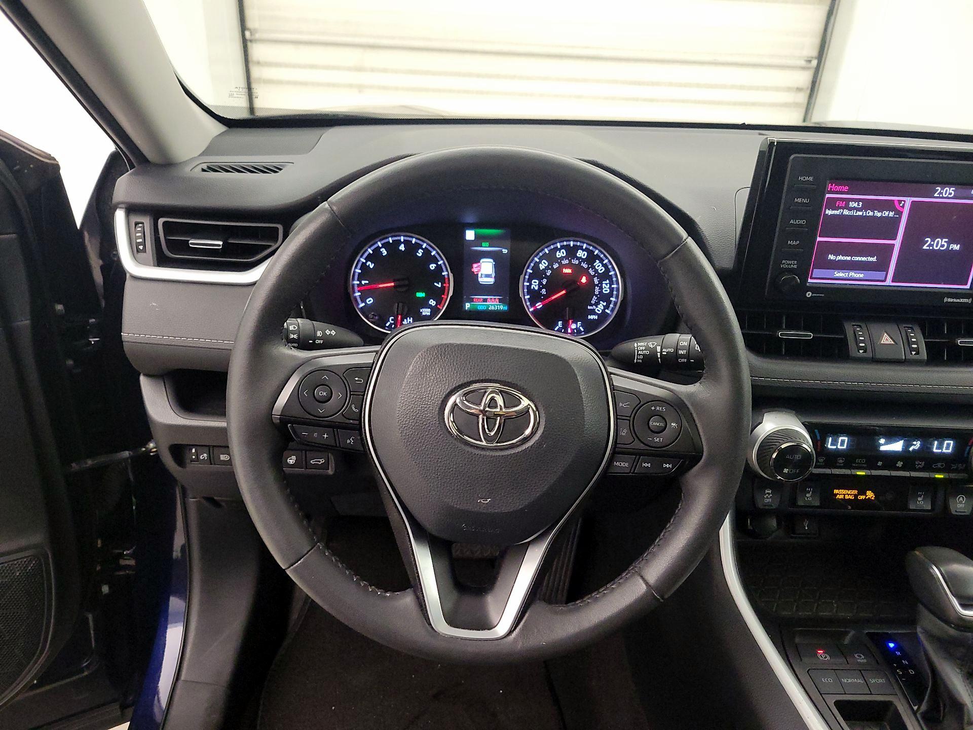Thumbnail: 2022 Toyota RAV4 - 10