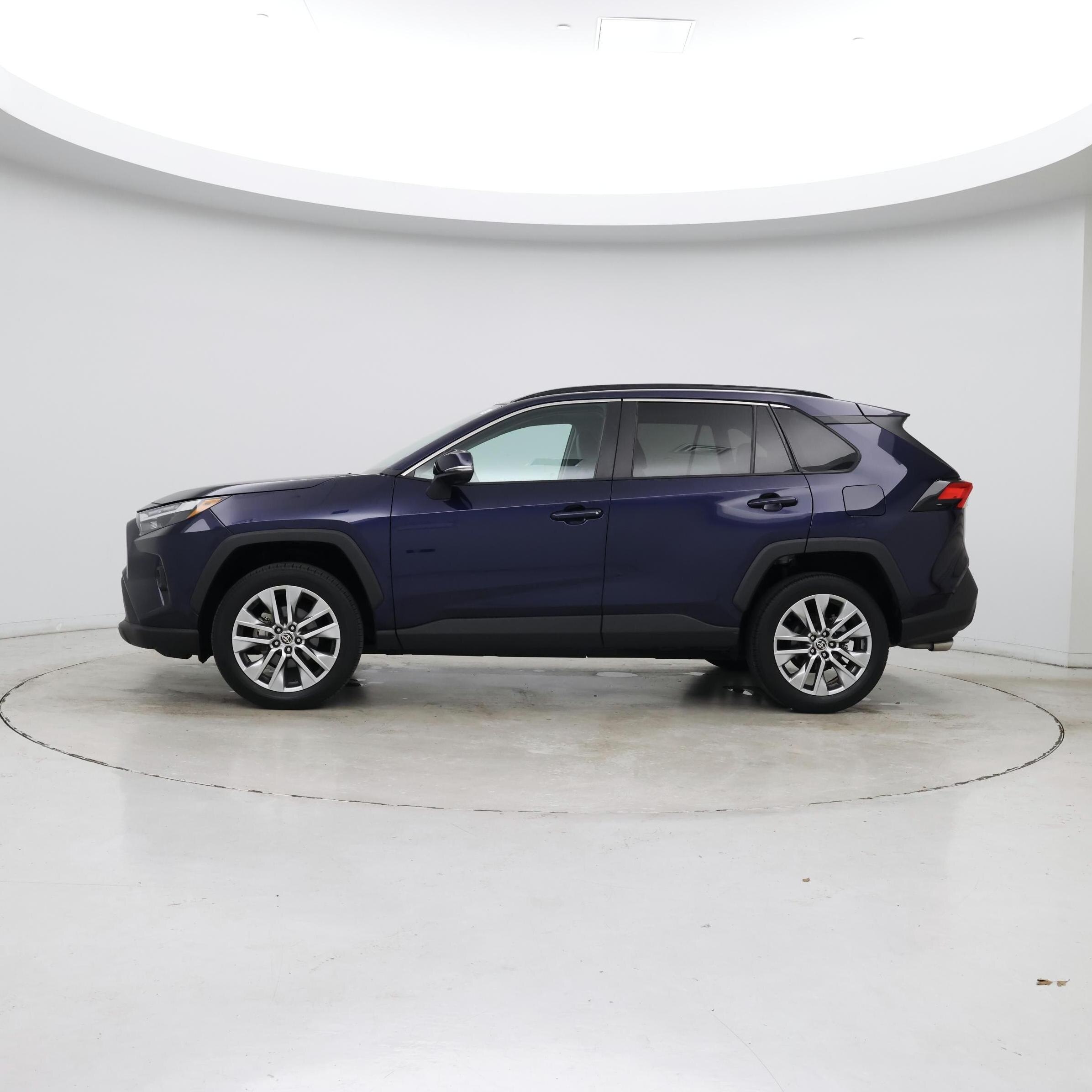 Thumbnail: 2022 Toyota RAV4 - 3