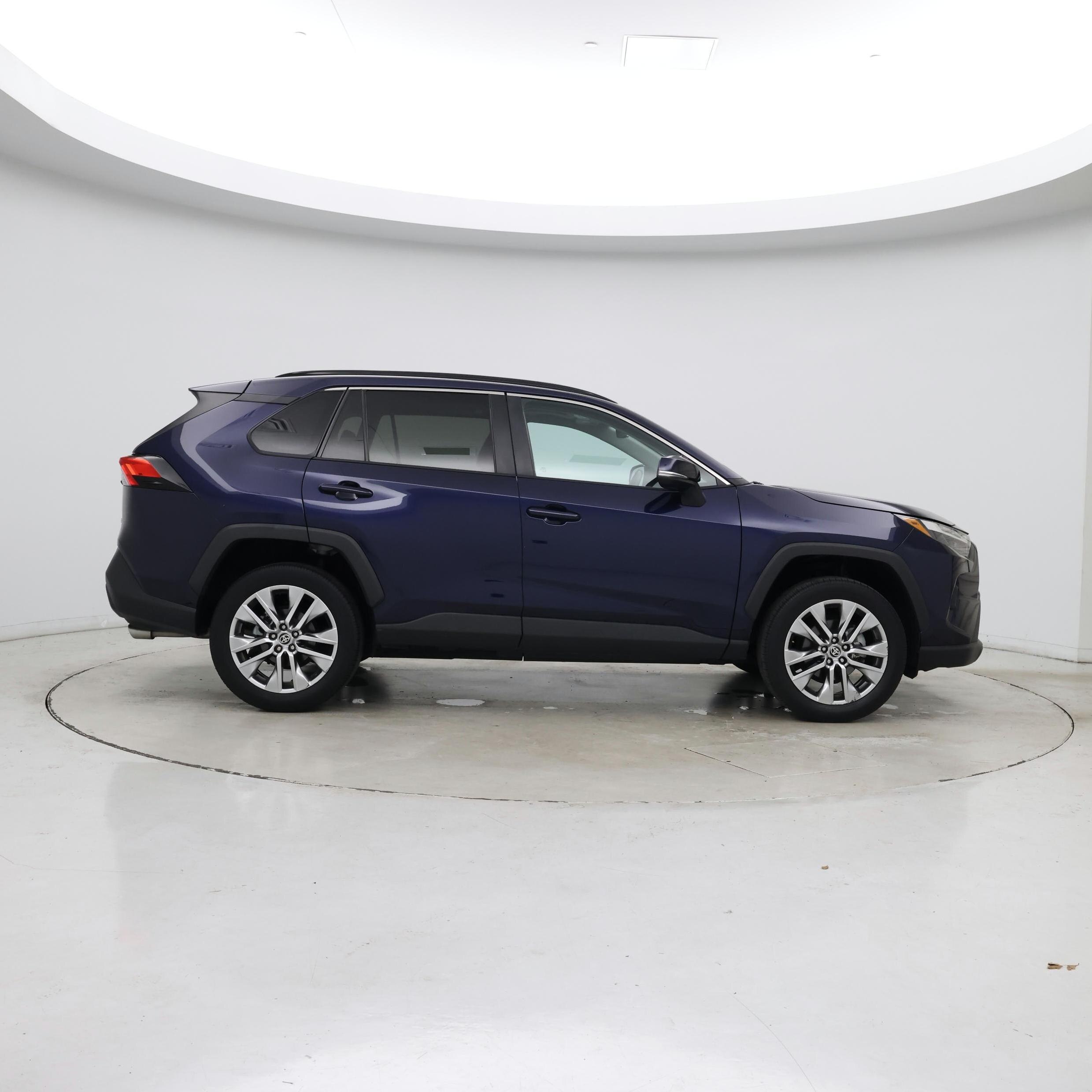 Thumbnail: 2022 Toyota RAV4 - 7