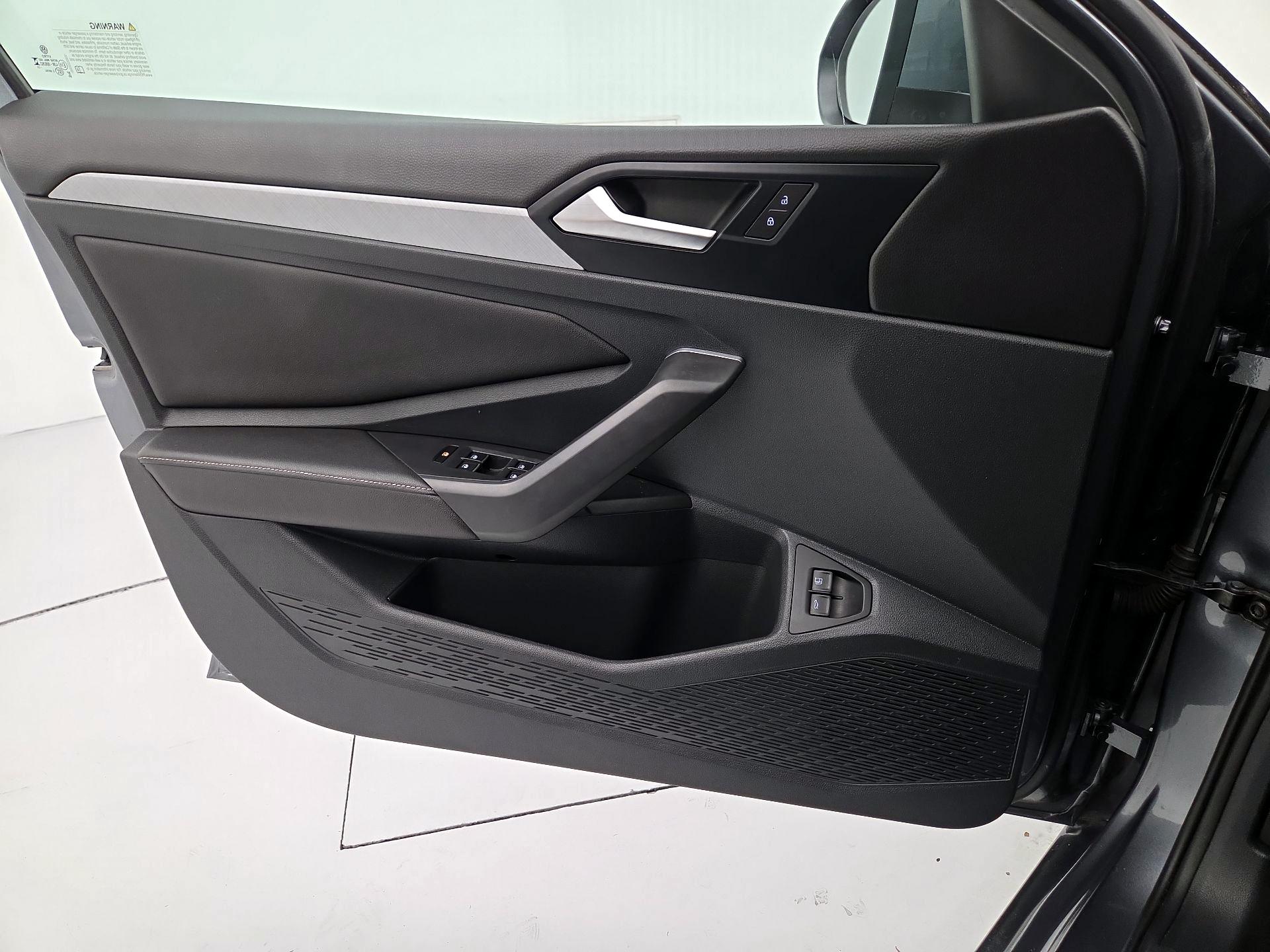 Thumbnail: 2023 Volkswagen Jetta - 12