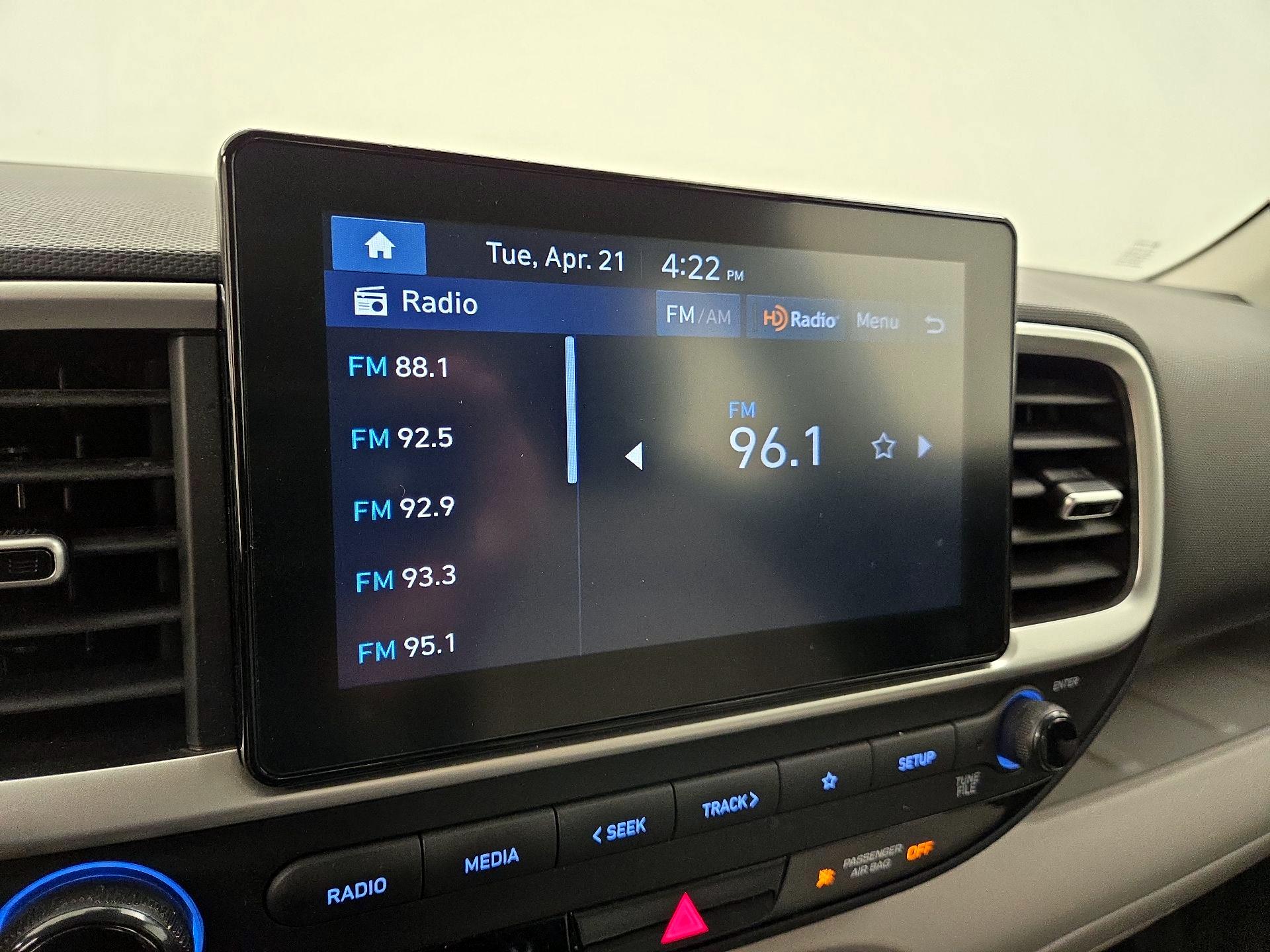 Thumbnail: 2023 Hyundai Venue - 15