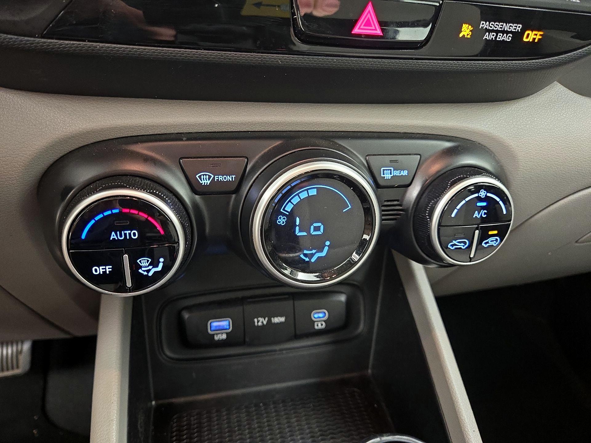 Thumbnail: 2023 Hyundai Venue - 16