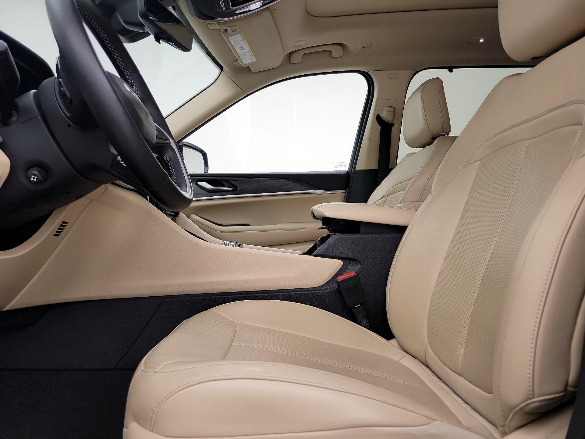 Thumbnail: 2022 Jeep Grand Cherokee L - 11