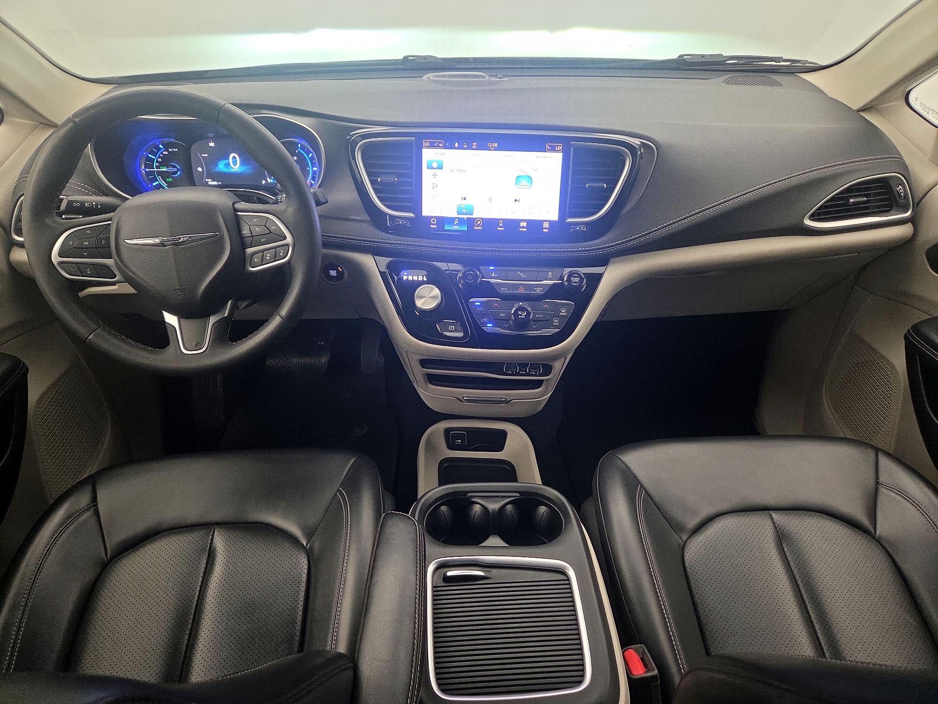 Thumbnail: 2023 Chrysler Pacifica - 9