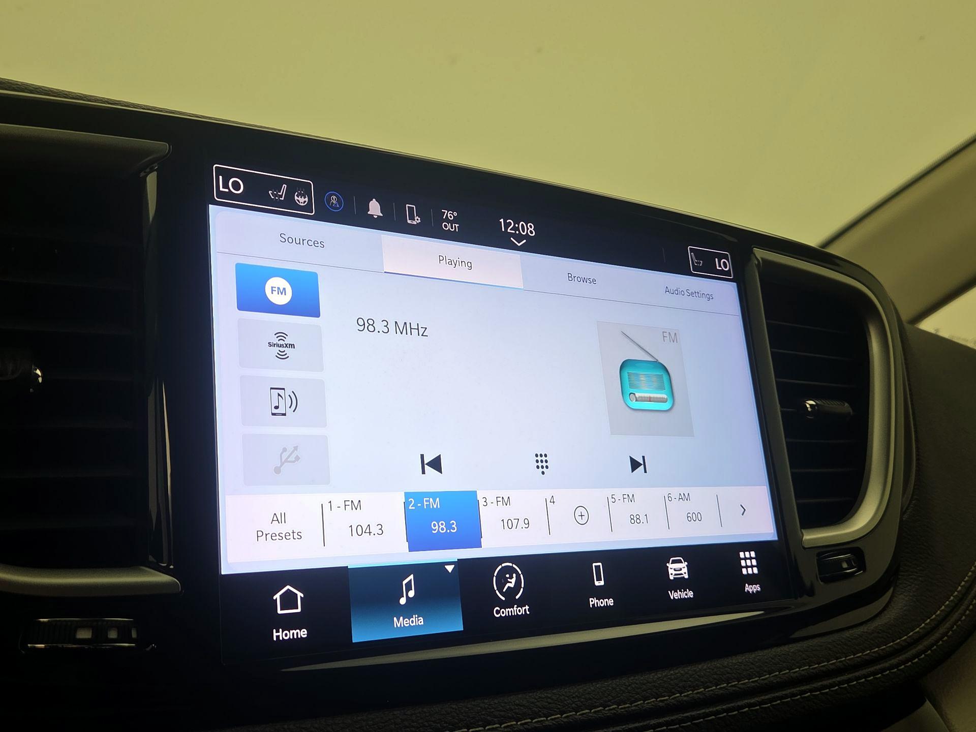 Thumbnail: 2023 Chrysler Pacifica - 15