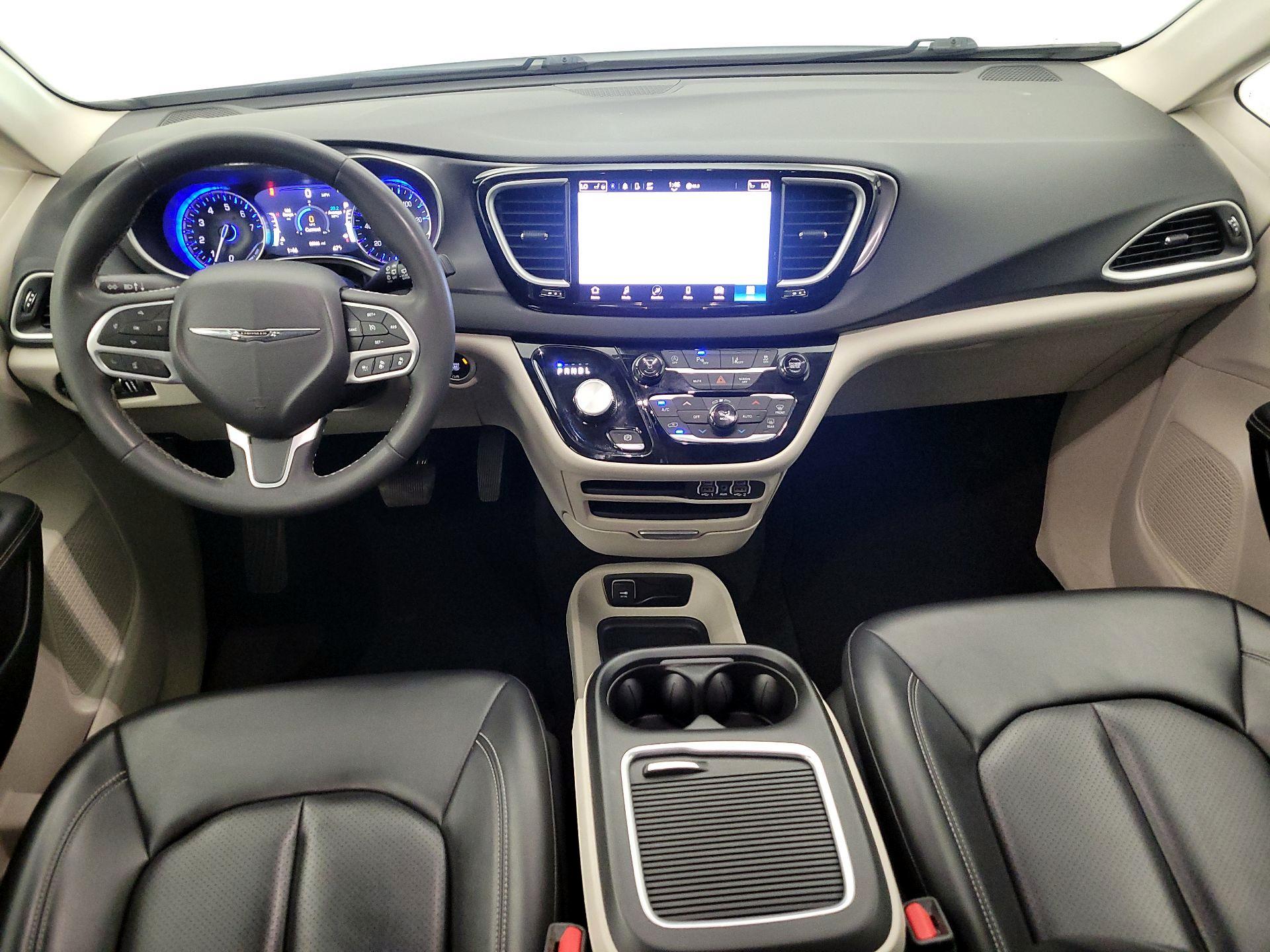 Thumbnail: 2023 Chrysler Pacifica - 9