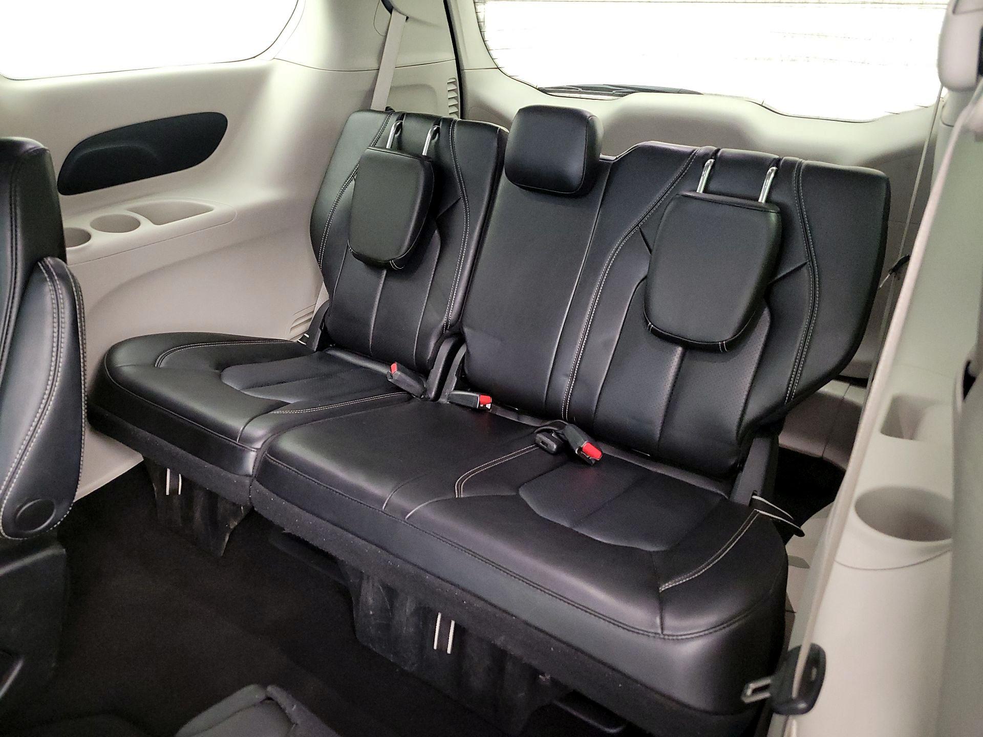 Thumbnail: 2023 Chrysler Pacifica - 20