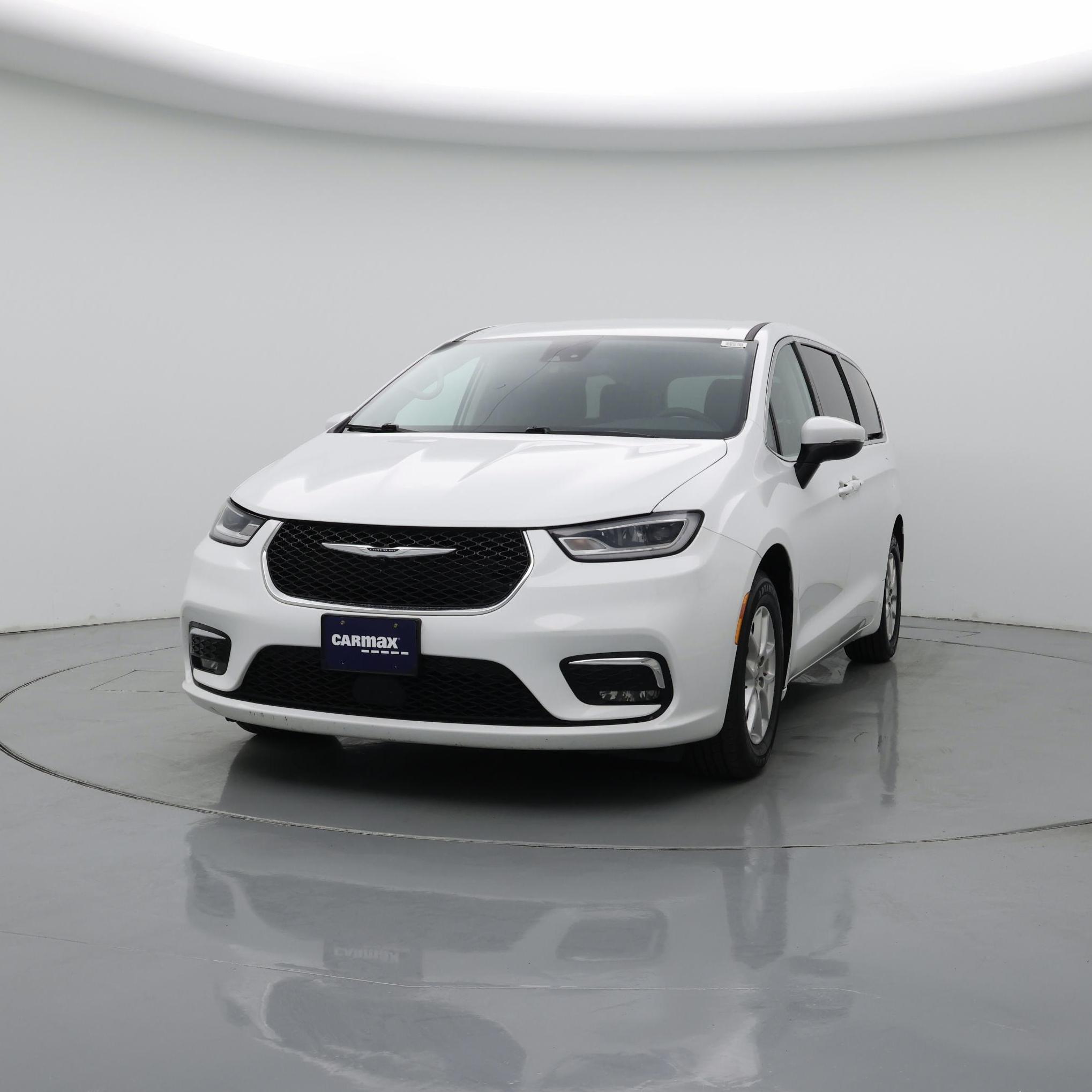 Thumbnail: 2023 Chrysler Pacifica - 4