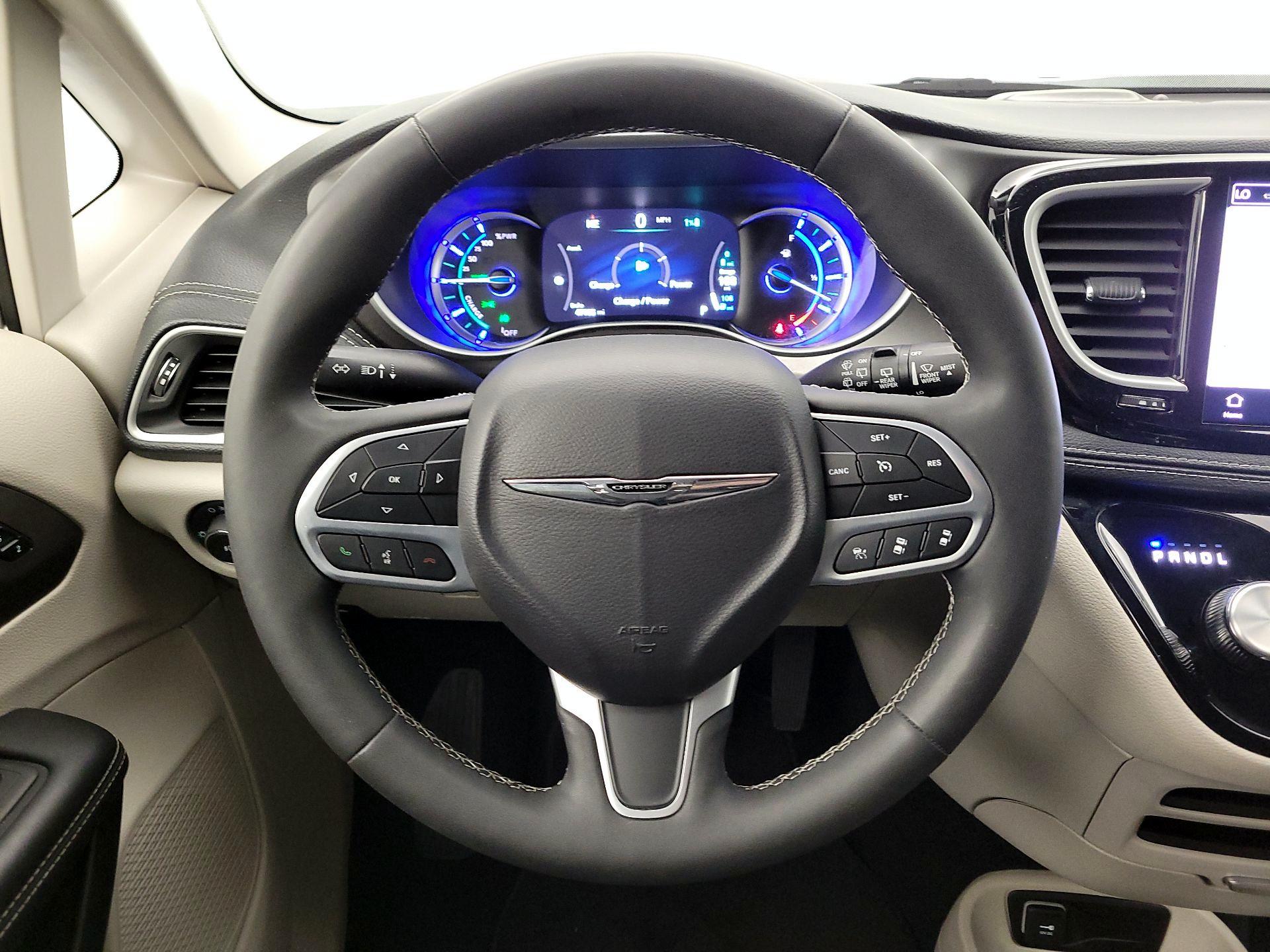 Thumbnail: 2024 Chrysler Pacifica - 10