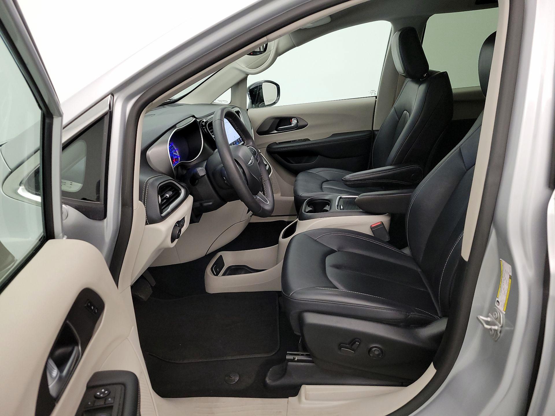 Thumbnail: 2024 Chrysler Pacifica - 11